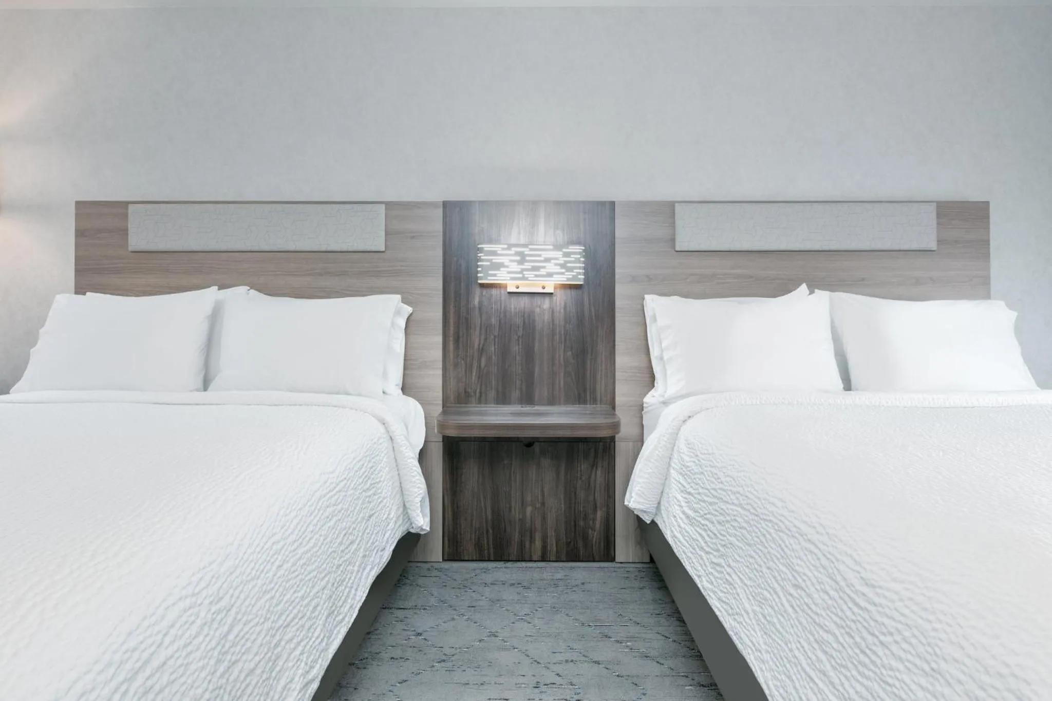 Photo of the whole room, Bed in Holiday Inn Express Hotel and Suites Valparaiso by IHG