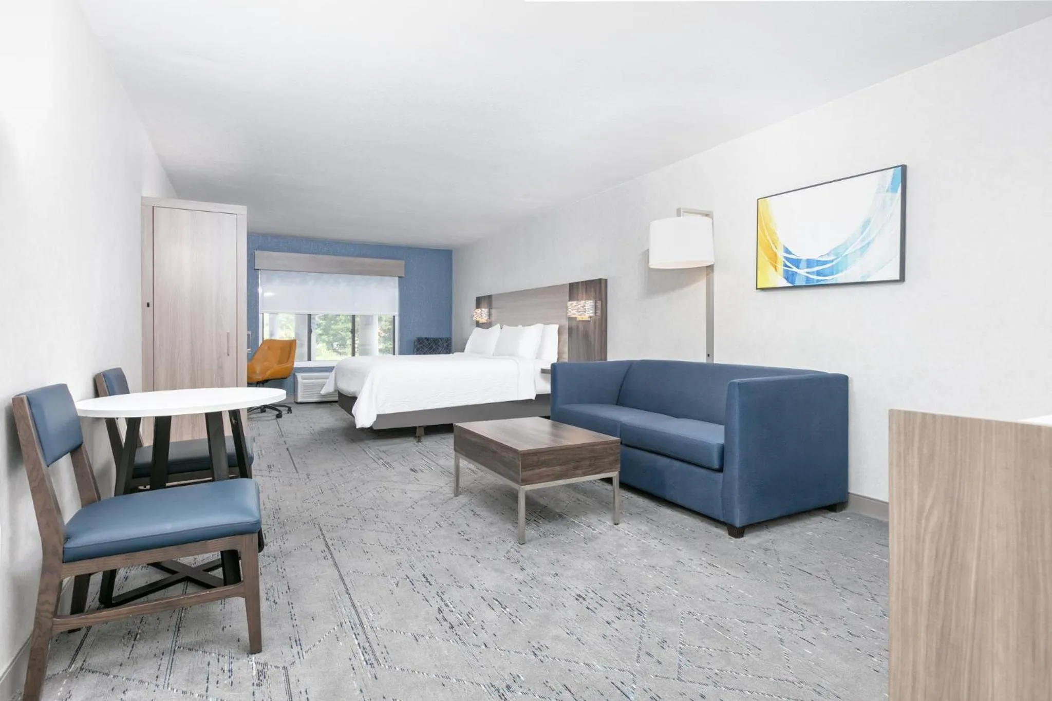 Photo of the whole room, Bed in Holiday Inn Express Hotel and Suites Valparaiso by IHG