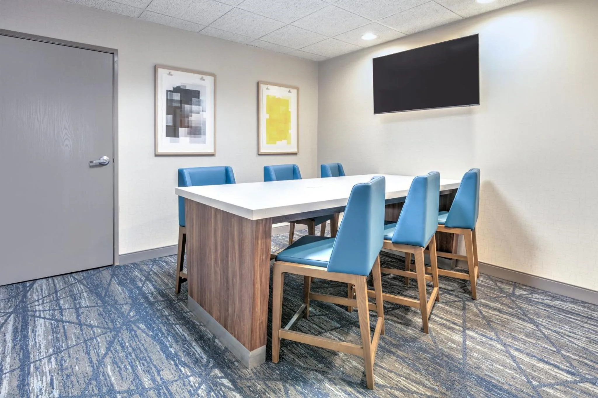 Meeting/conference room in Holiday Inn Express Hotel and Suites Valparaiso by IHG