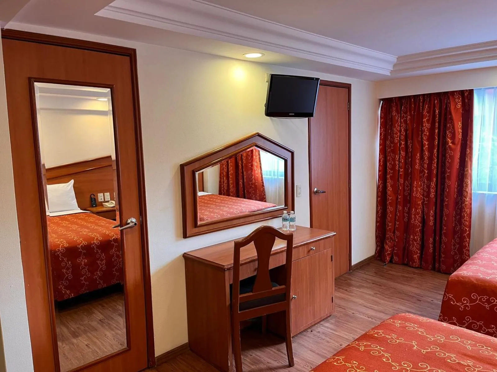 Photo of the whole room, Bed in Hotel Premier