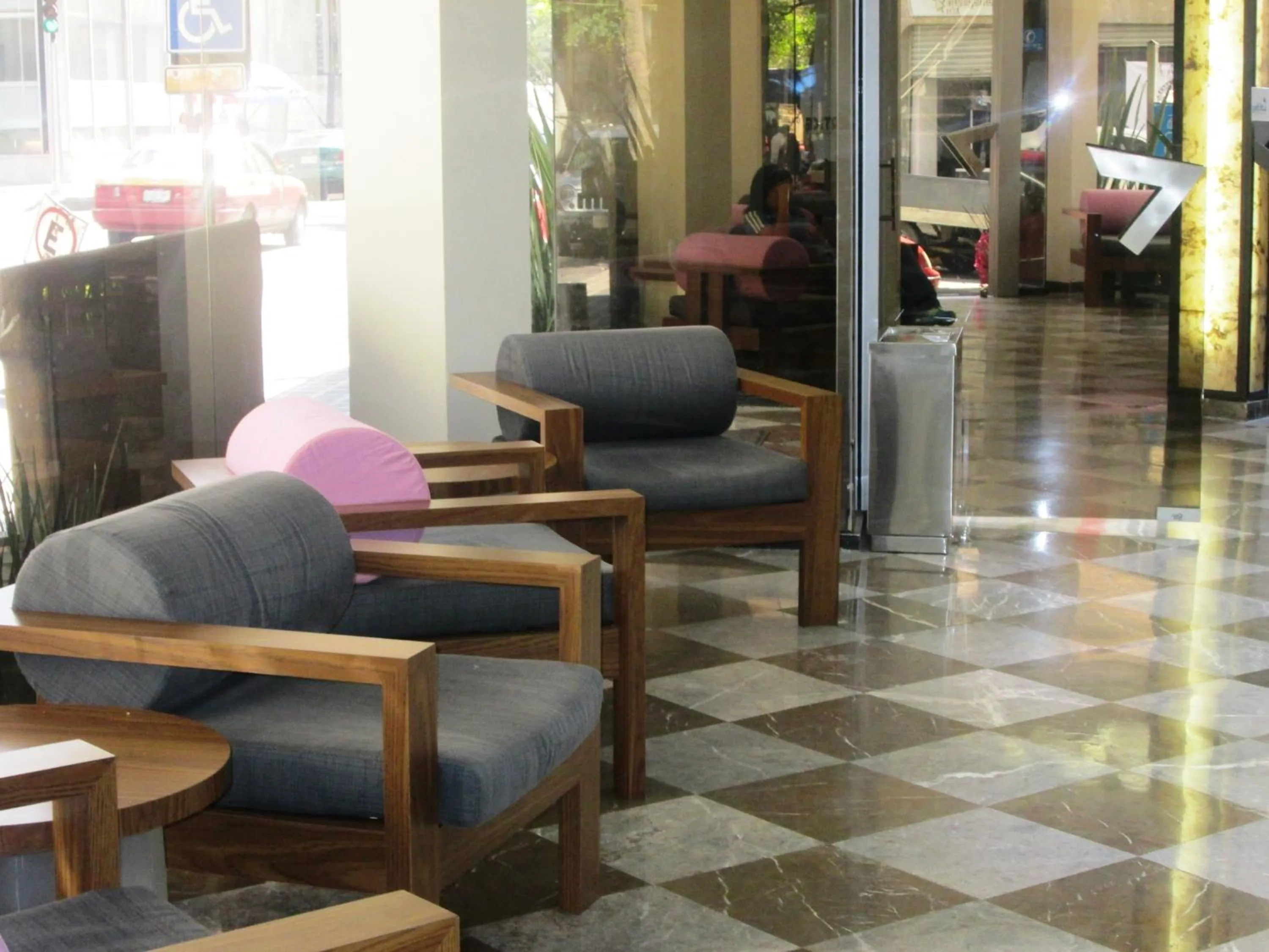 Area and facilities in Hotel Premier