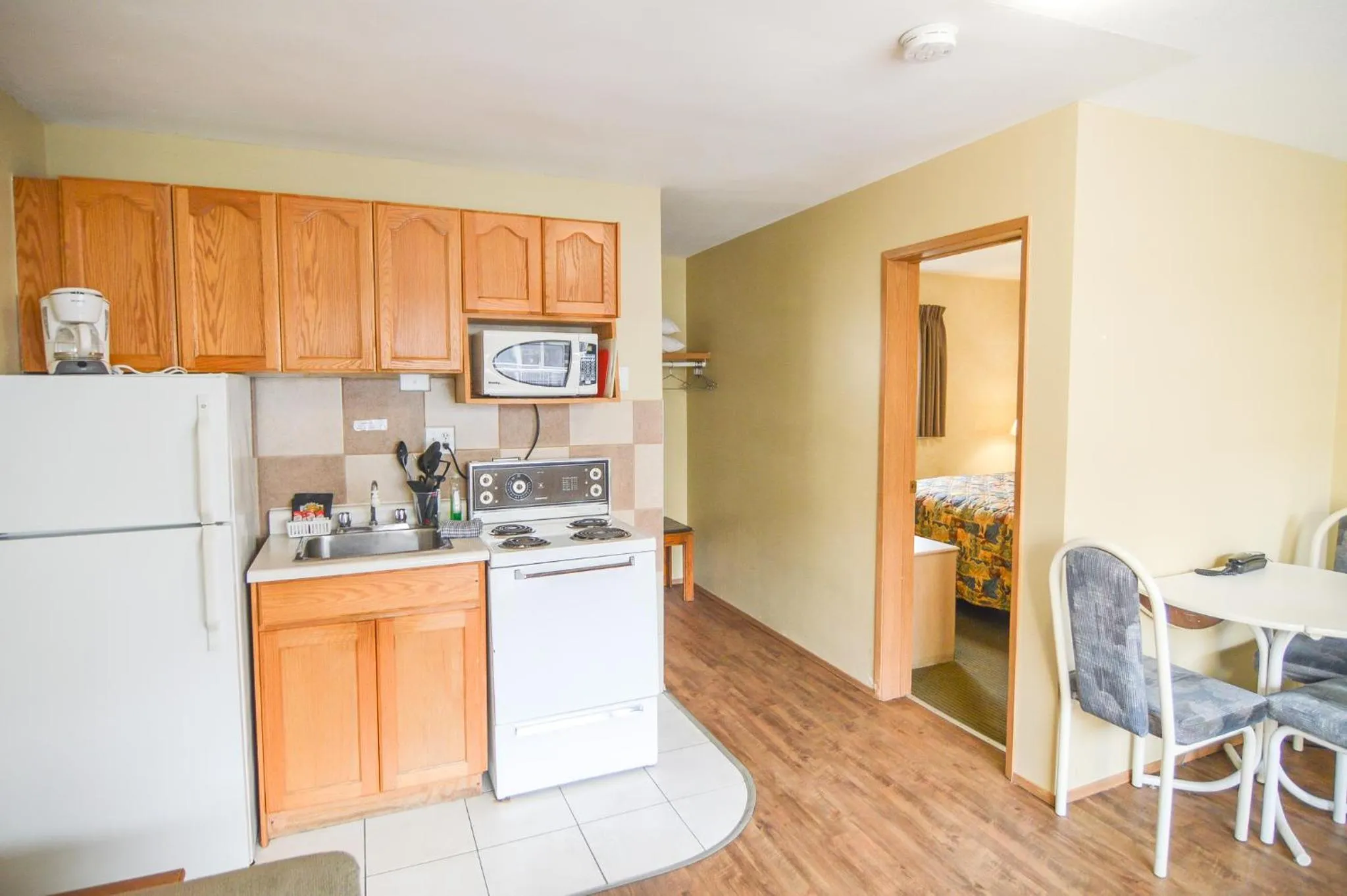 Kitchen or kitchenette in Shoreline Resort Condominiums