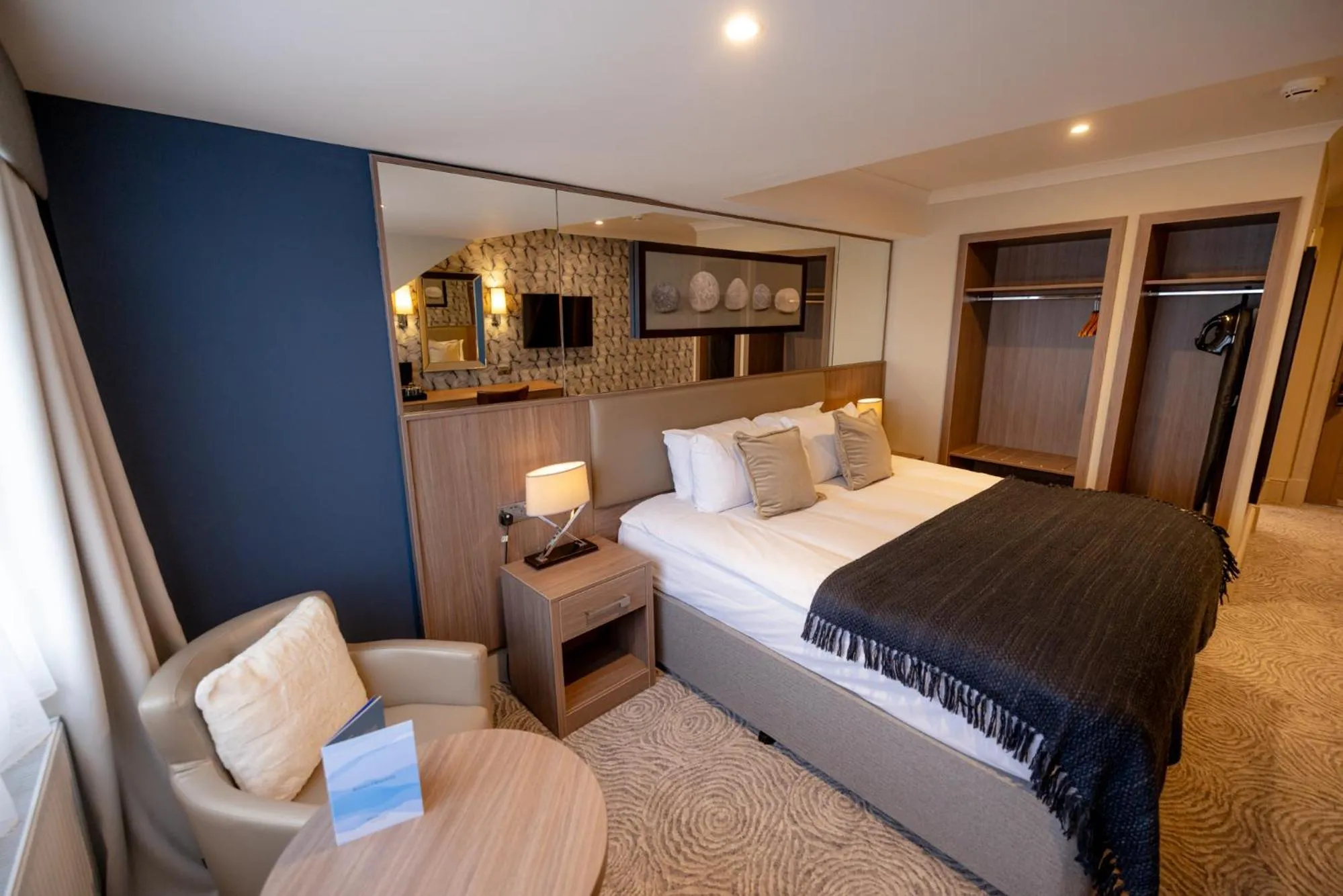 Bedroom, Bed in Brisbane House Hotel