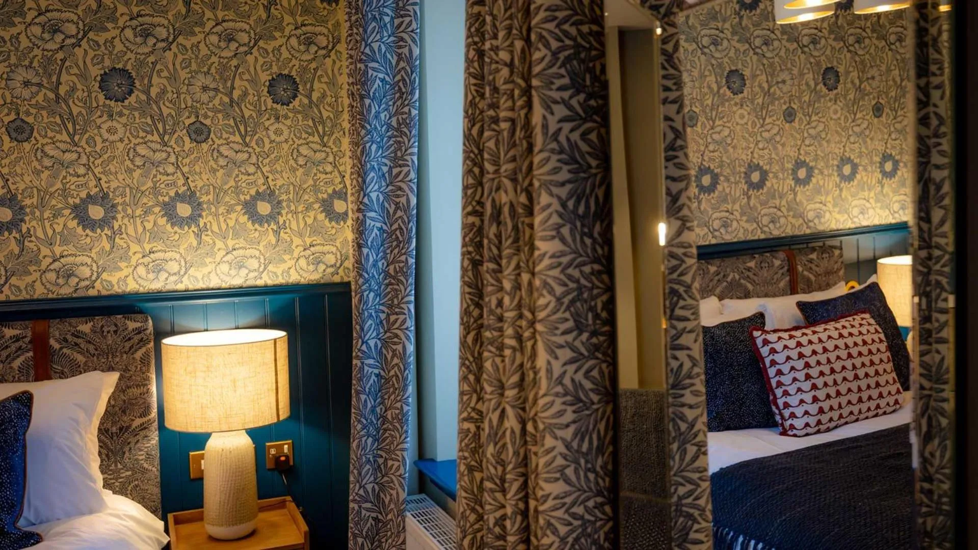 Bedroom, Bed in Brisbane House Hotel