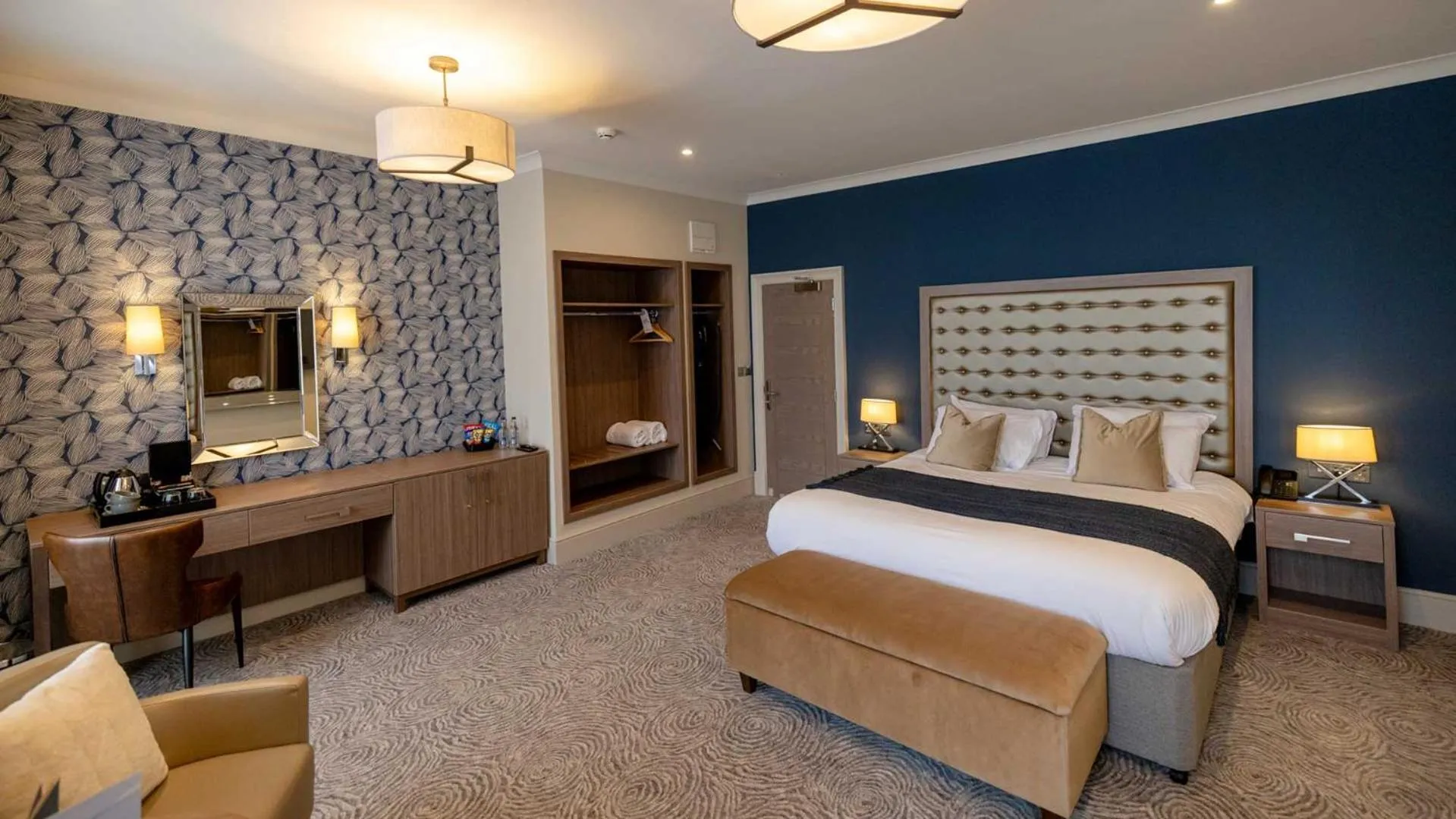 Bedroom, Bed in Brisbane House Hotel