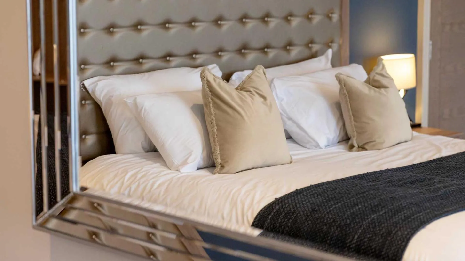 Bed in Brisbane House Hotel