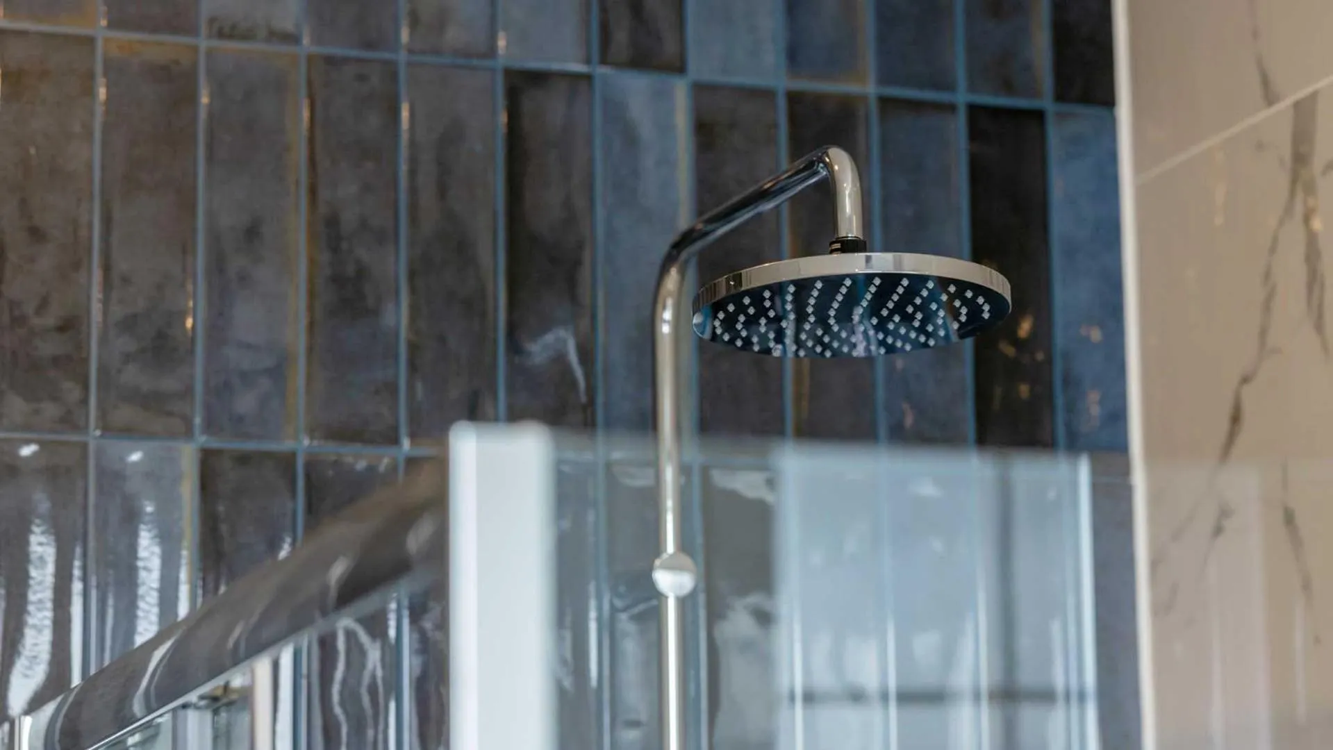 Shower in Brisbane House Hotel