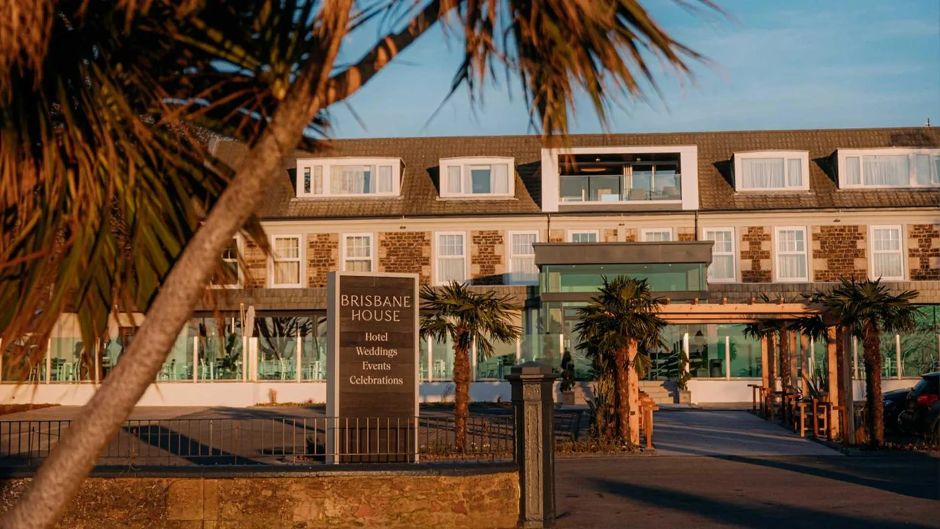 Property building in Brisbane House Hotel