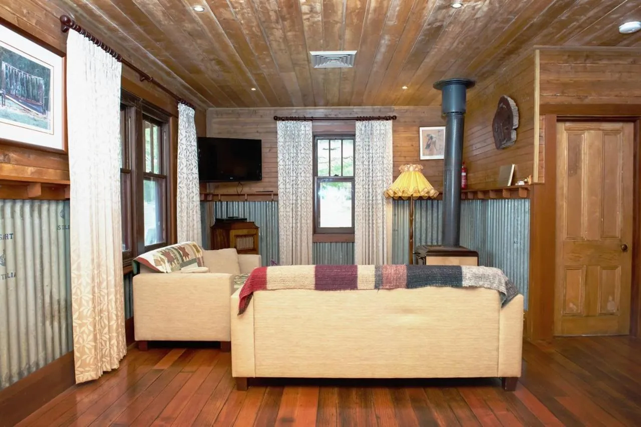 Colby Cottages, Wooragee near Beechworth