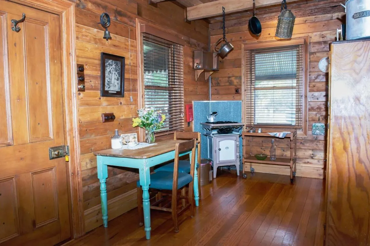 Colby Cottages, Wooragee near Beechworth