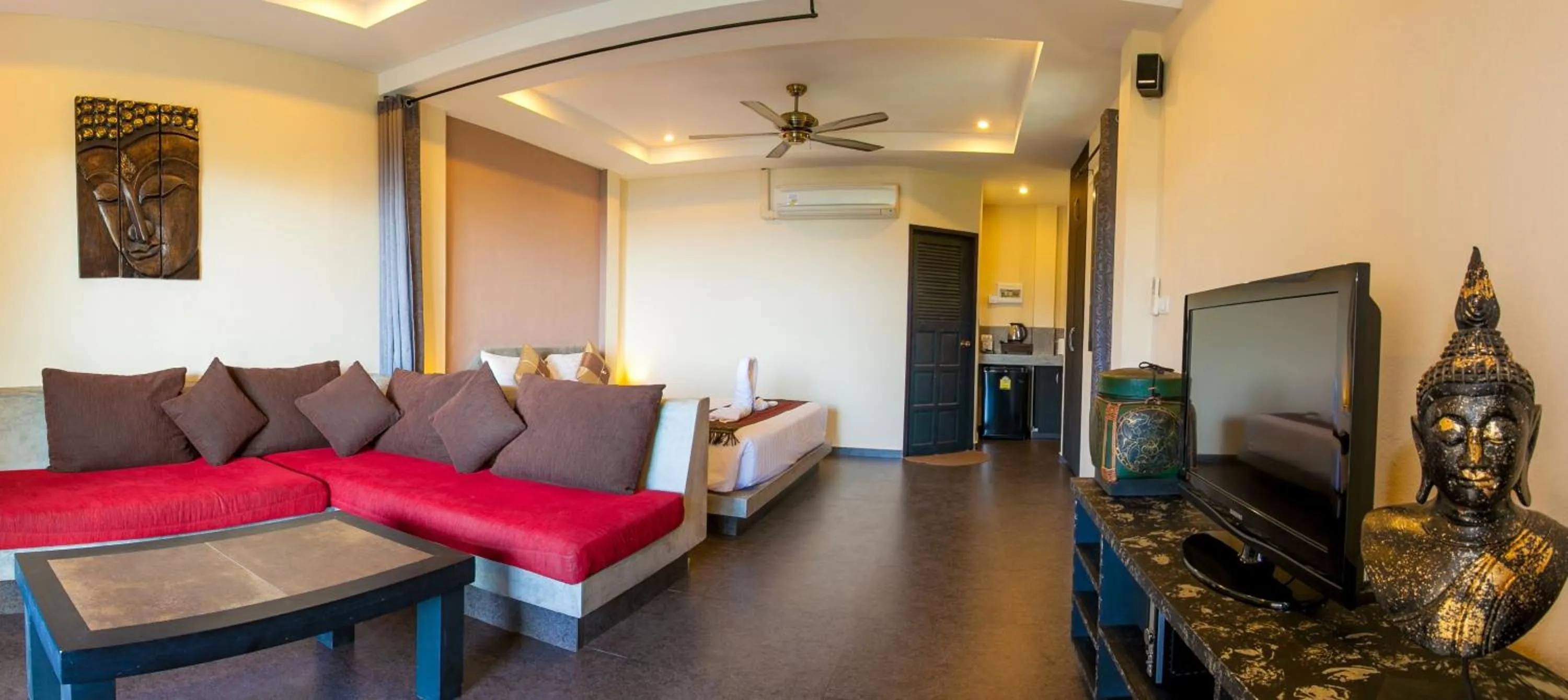 Communal lounge/ TV room in Koh Tao Heights Exclusive Apartments