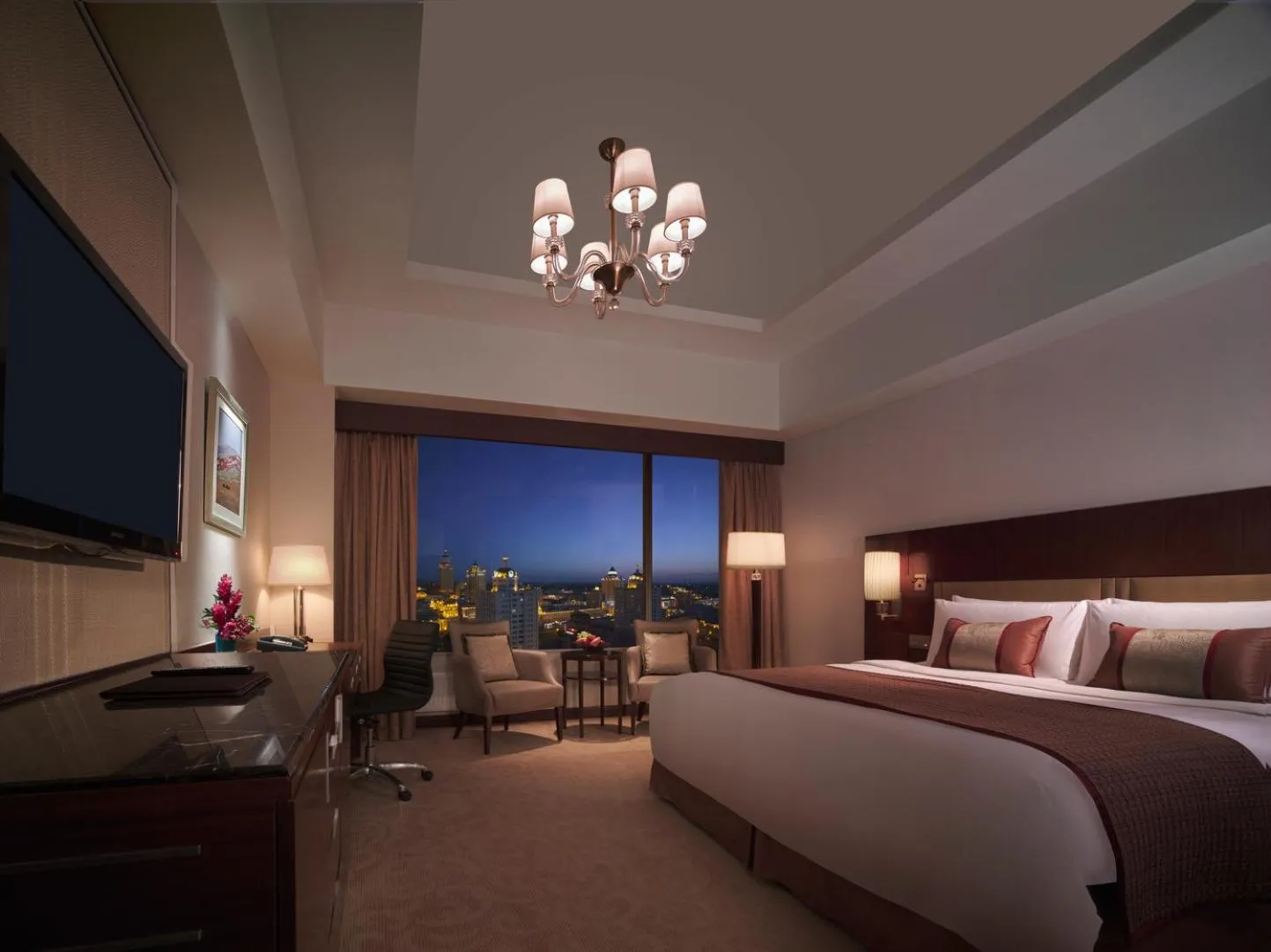 Photo of the whole room, Bed in Shangri-La Manzhouli