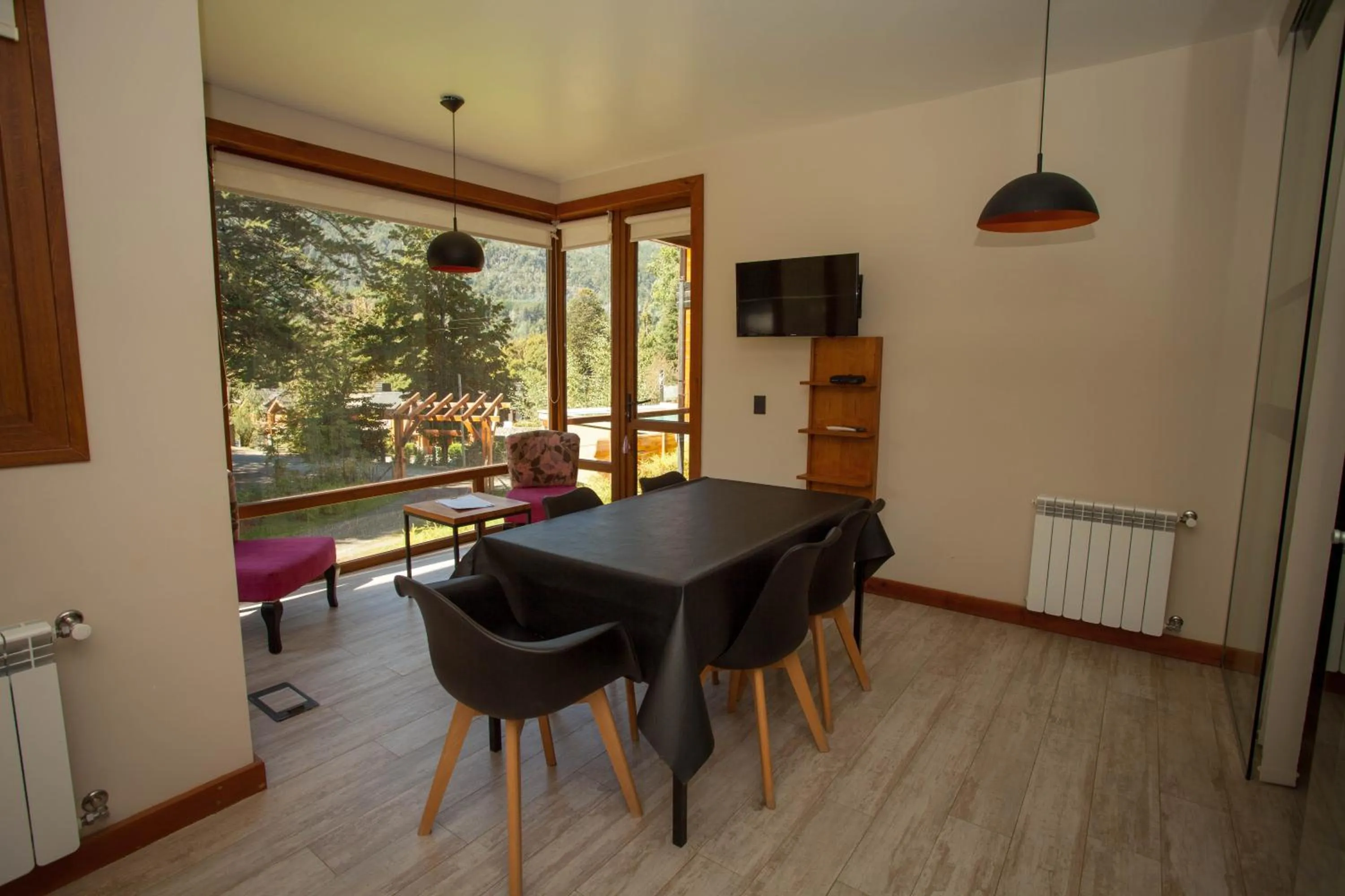 Communal lounge/ TV room in Origen de la Bahia