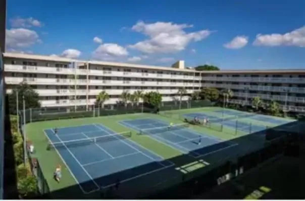 Tennis court in Hilton Head Resort