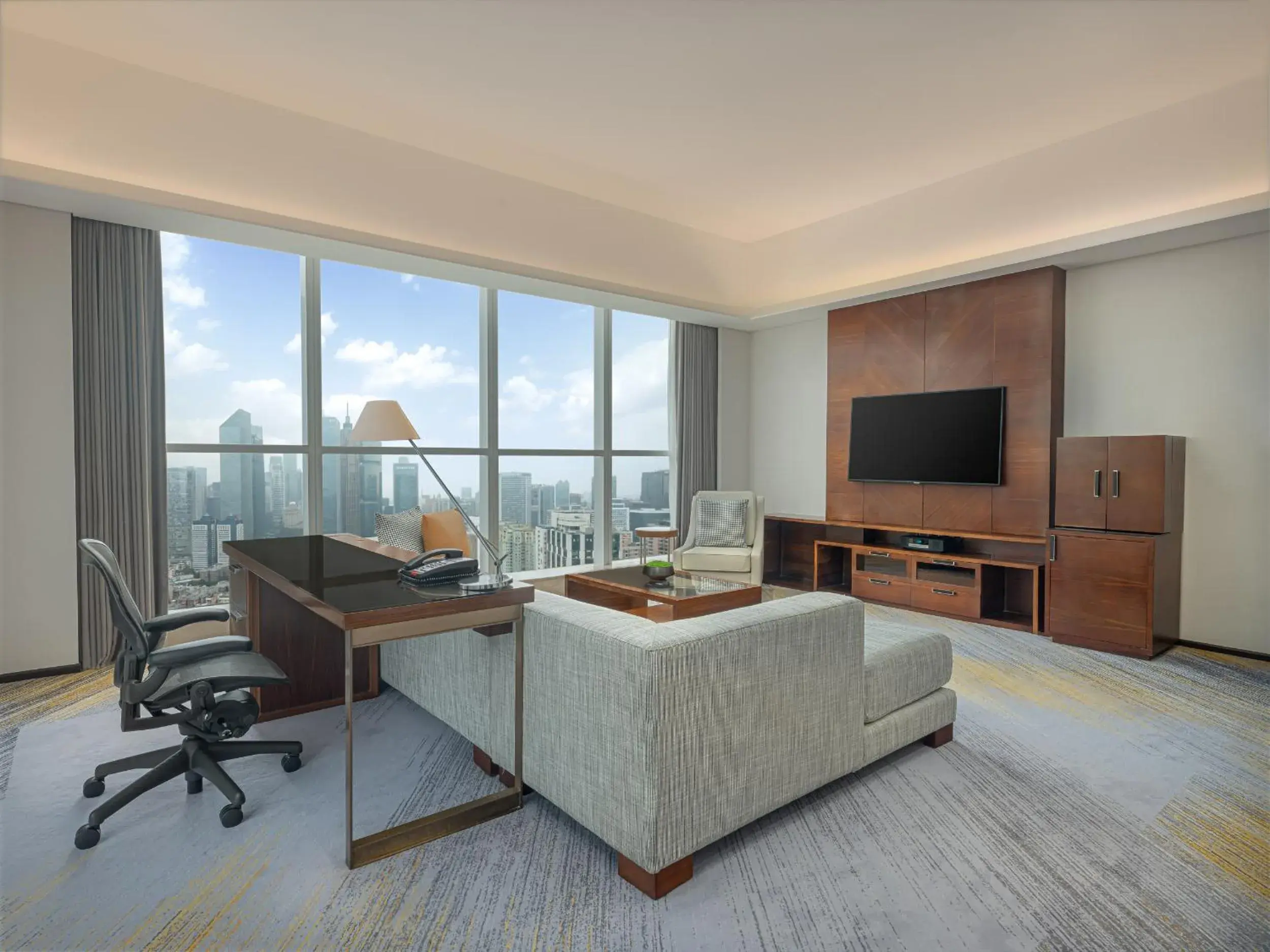 Club Premier Suite, Club lounge access, 1 Bedroom Suite in Sheraton Guangzhou Hotel Club Premier Suite, Club lounge access, 1 Bedroom Suite in Sheraton Guangzhou Hotel