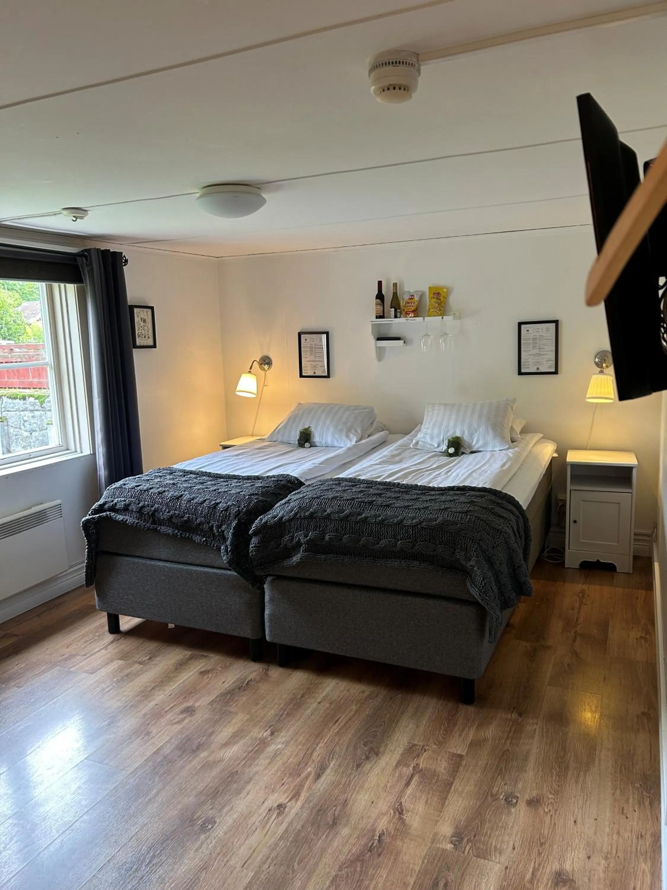 Bed in STF Korrö Gårdshotell