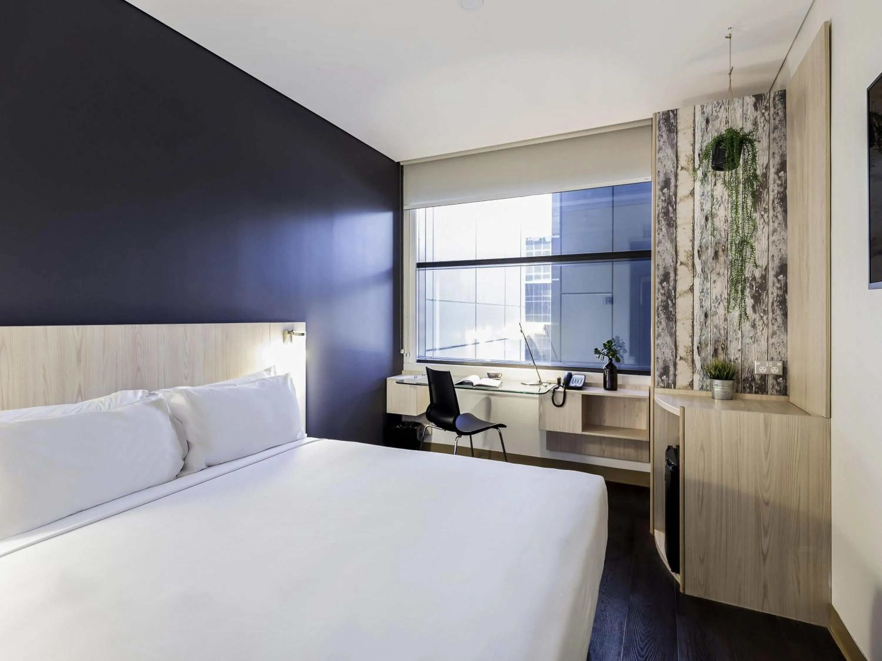 Bedroom, Bed in ibis Sydney Barangaroo