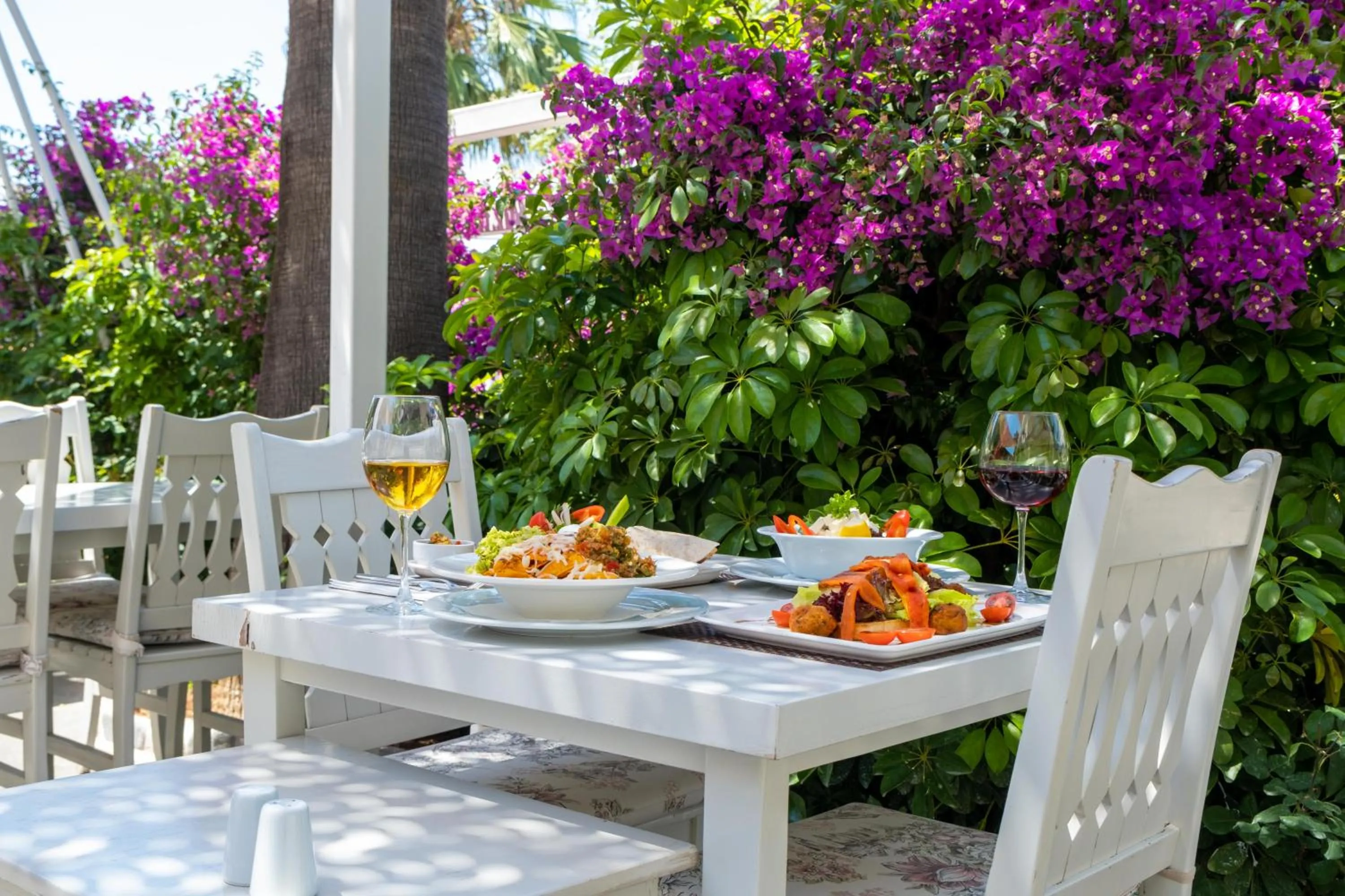 Sea Breeze Hotel and Apartments