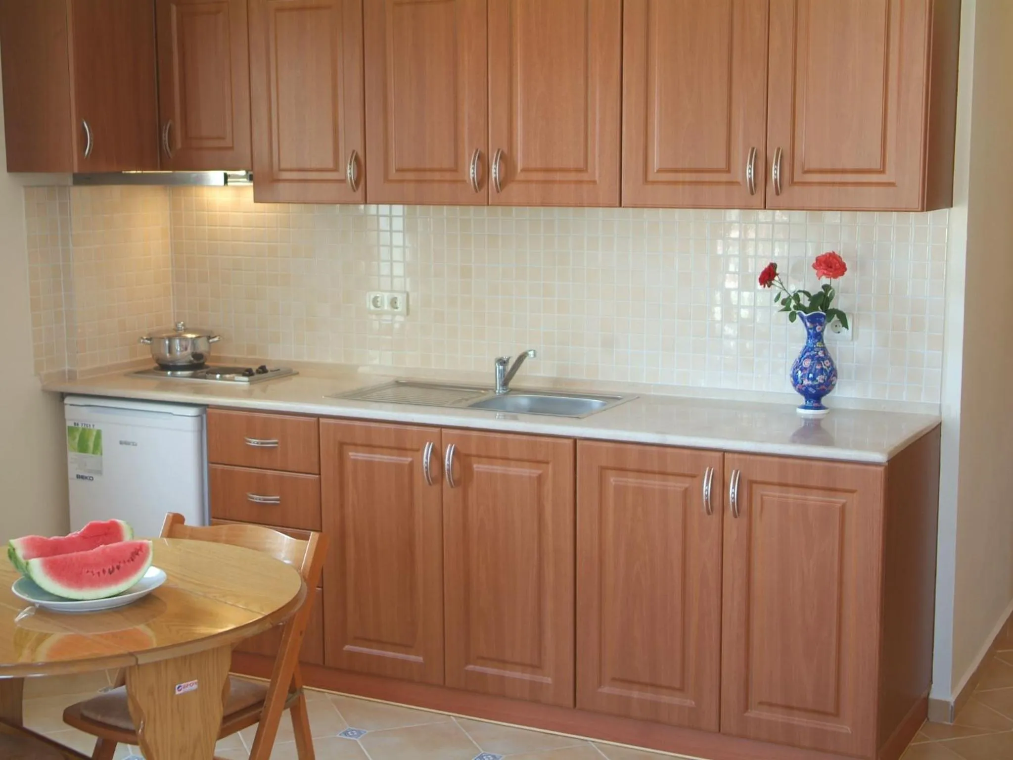Kitchen or kitchenette in Sea Breeze Hotel and Apartments