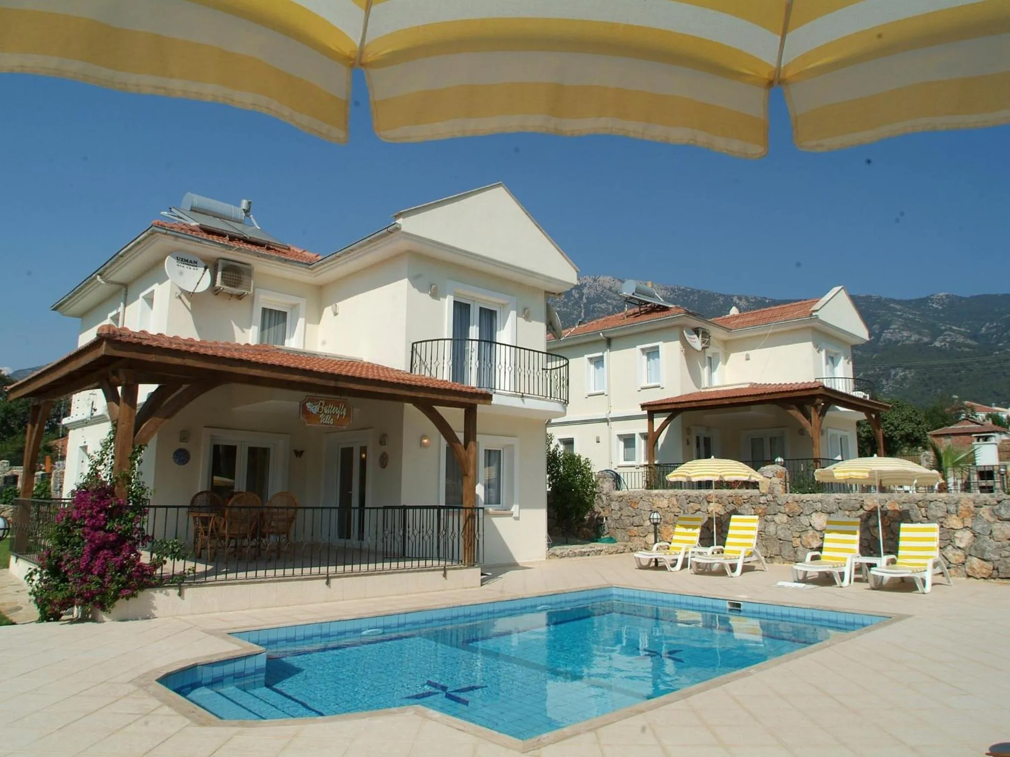 Facade/entrance in Sea Breeze Hotel and Apartments