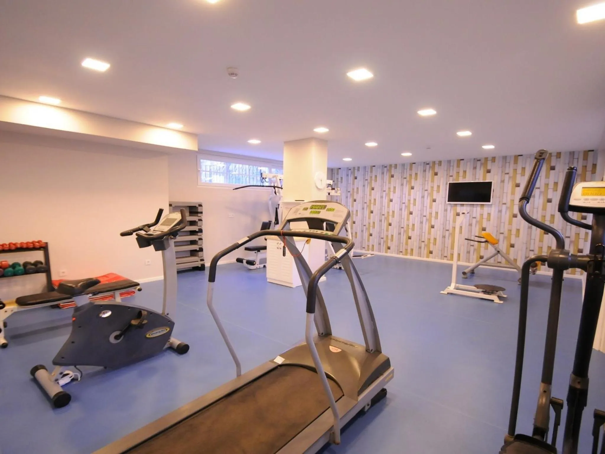 Fitness centre/facilities in Sea Breeze Hotel and Apartments