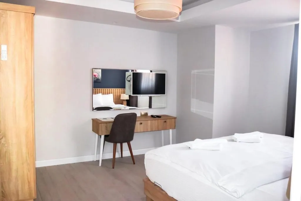 Bedroom, Bed in Sea Breeze Hotel and Apartments