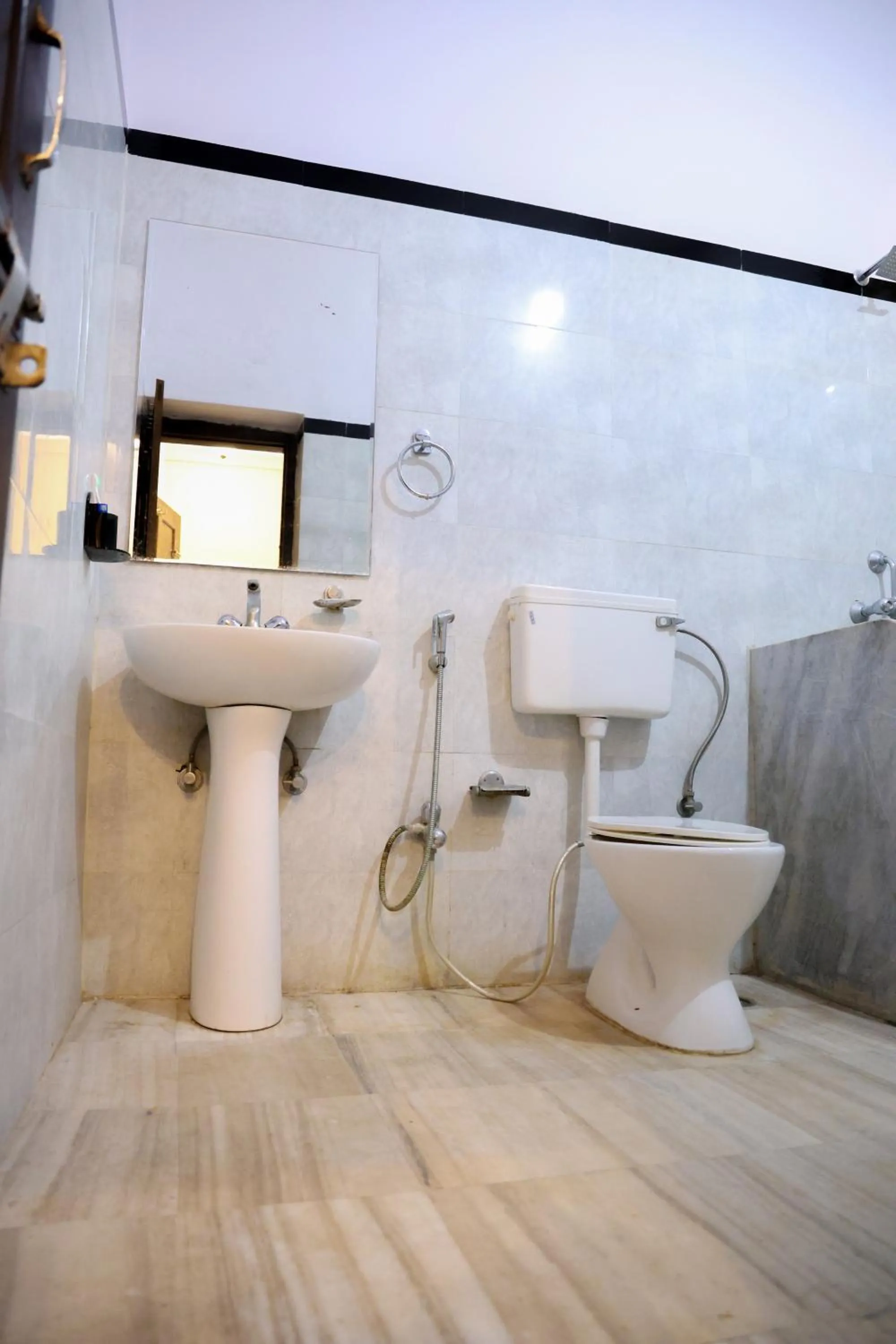 Shower in Hotel Mewad Haveli Pushkar