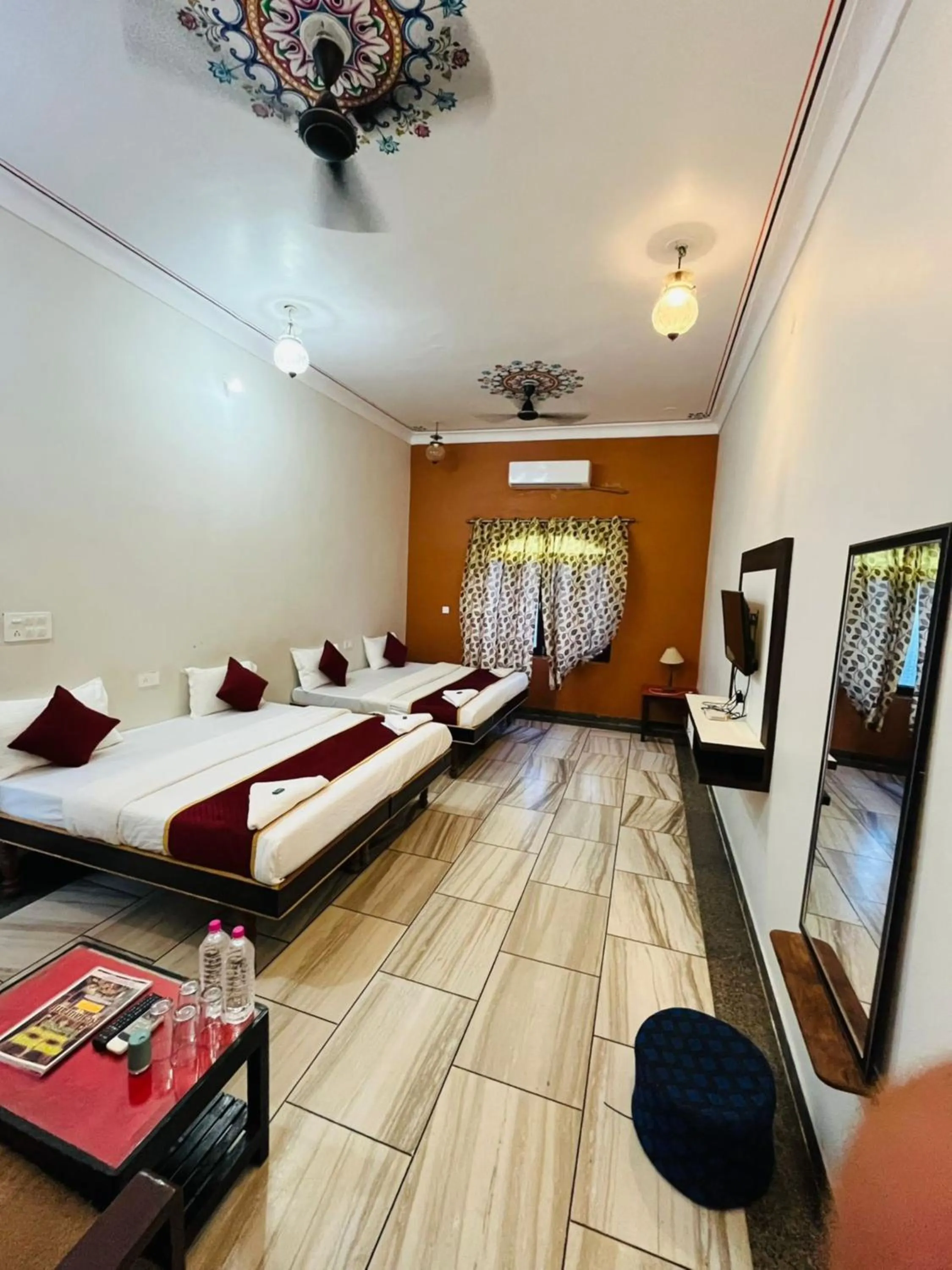 Bed in Hotel Mewad Haveli Pushkar