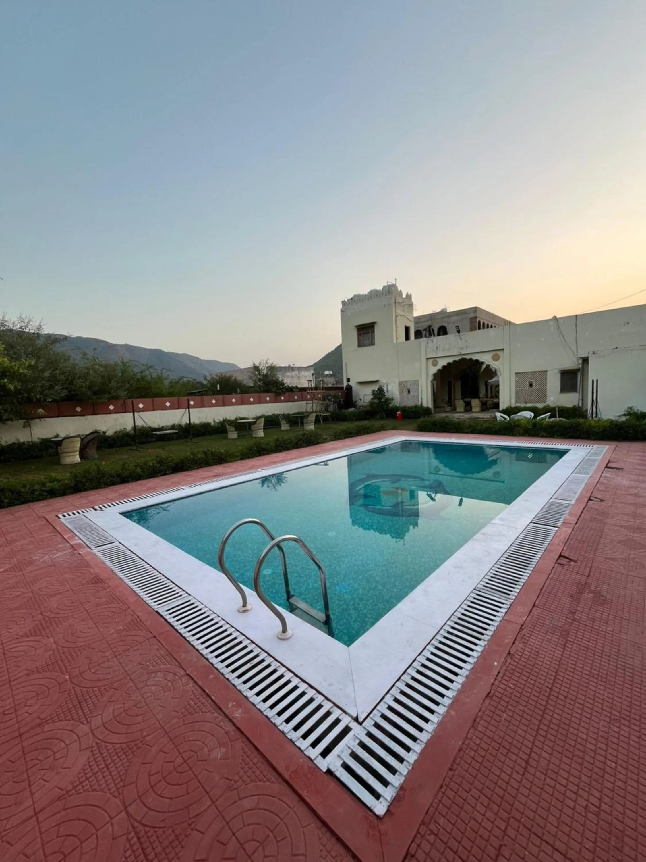 Swimming pool in Hotel Mewad Haveli Pushkar