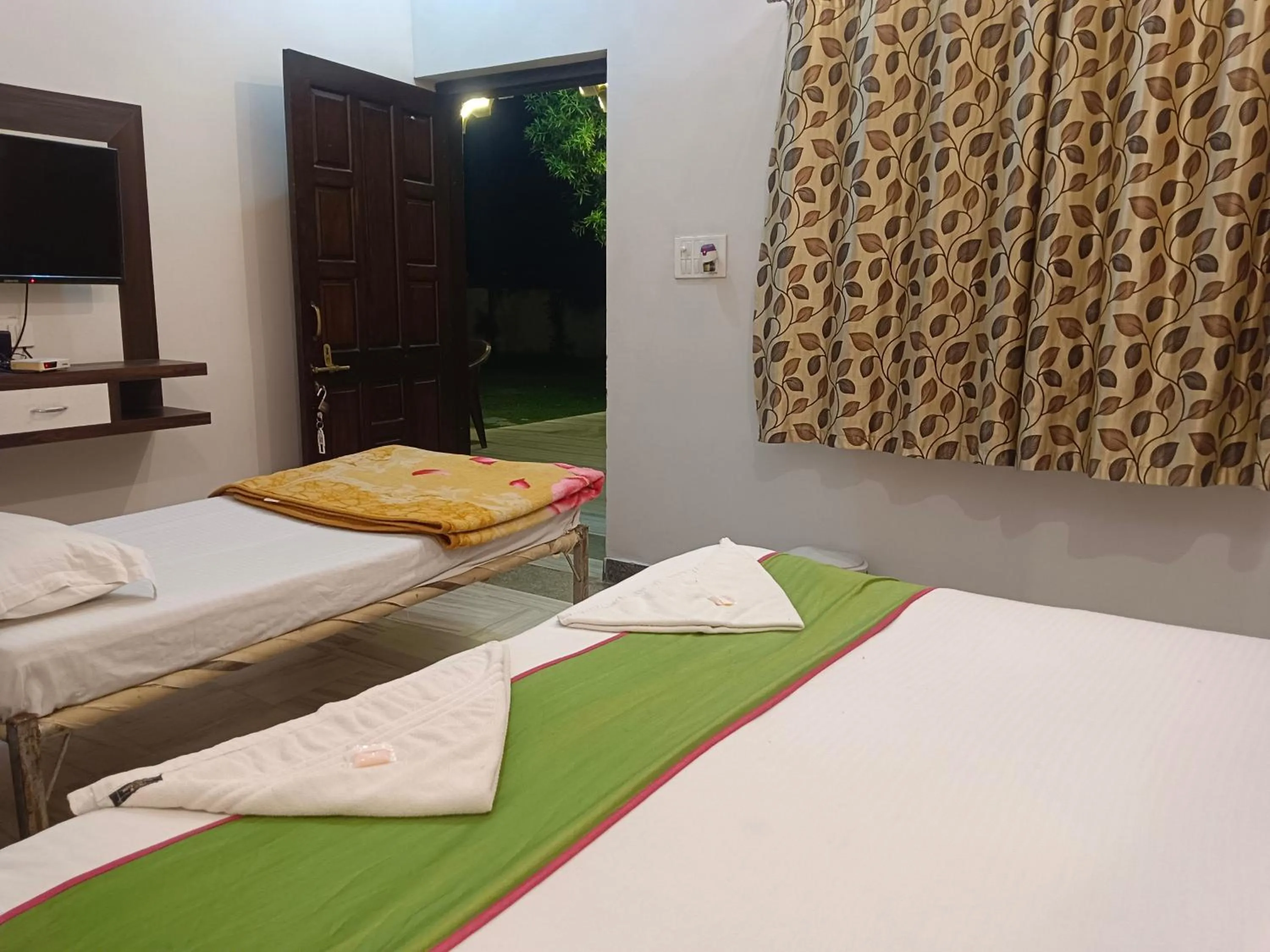 Photo of the whole room, Bed in Hotel Mewad Haveli Pushkar