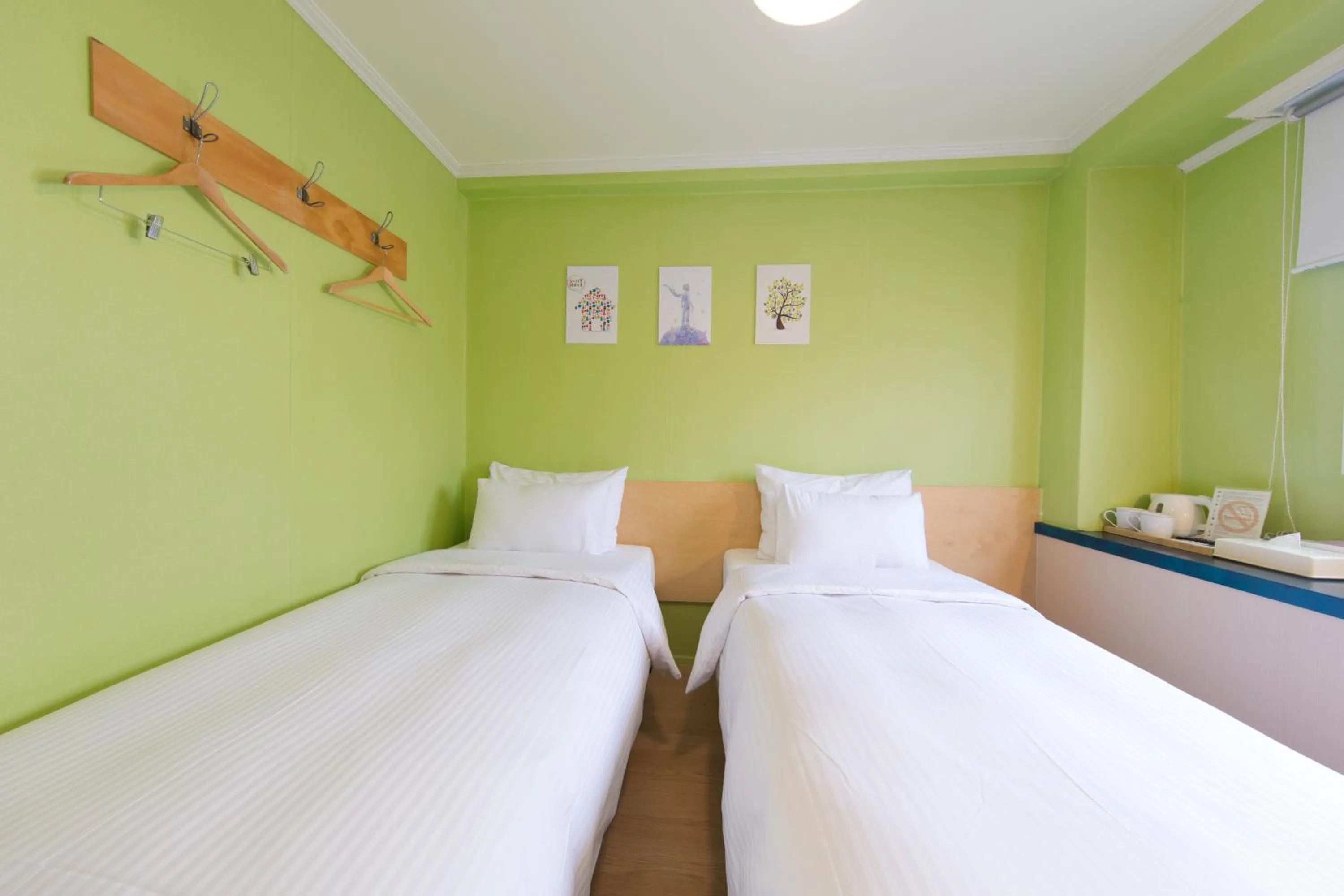 Bed in Travel Monster