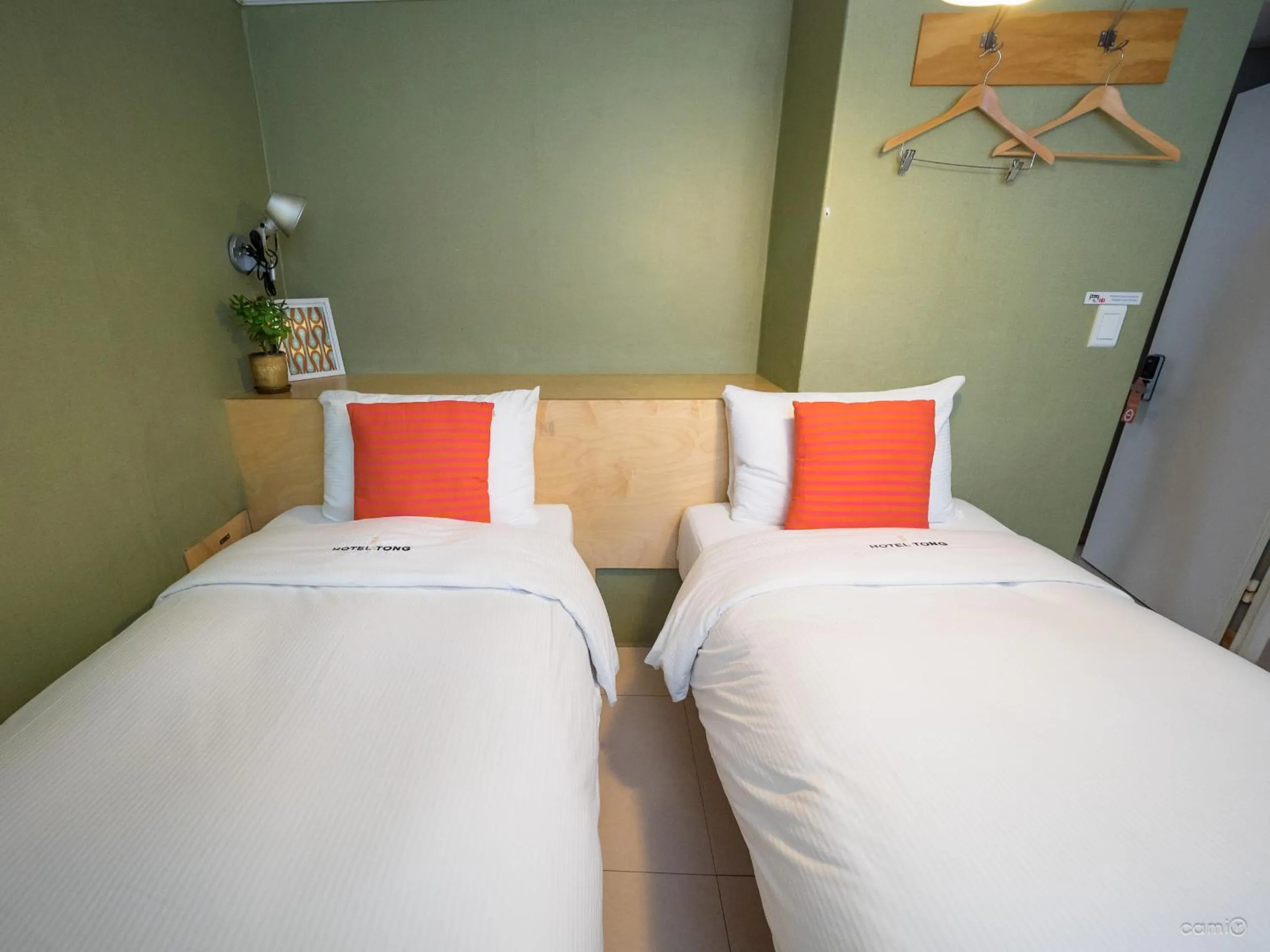 Bed in Travel Monster