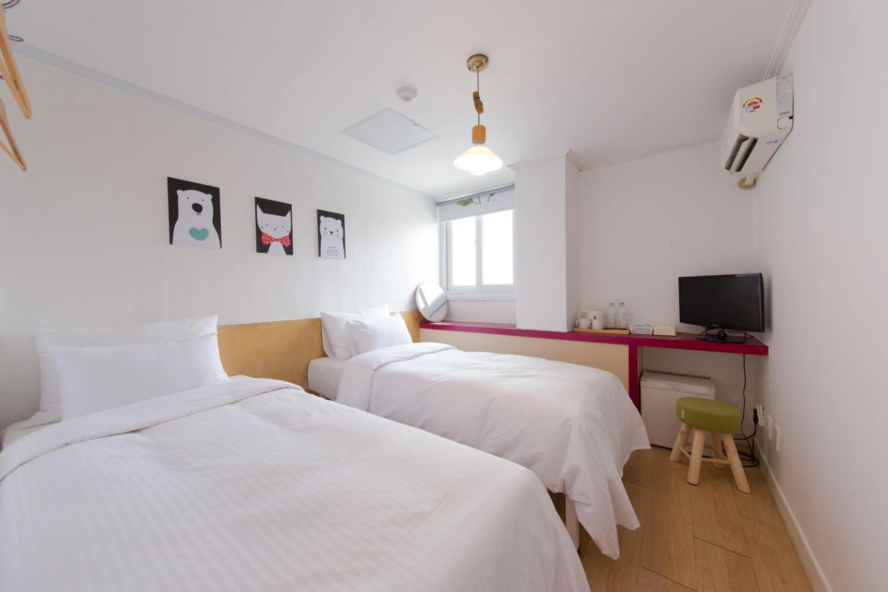 Bed in Travel Monster