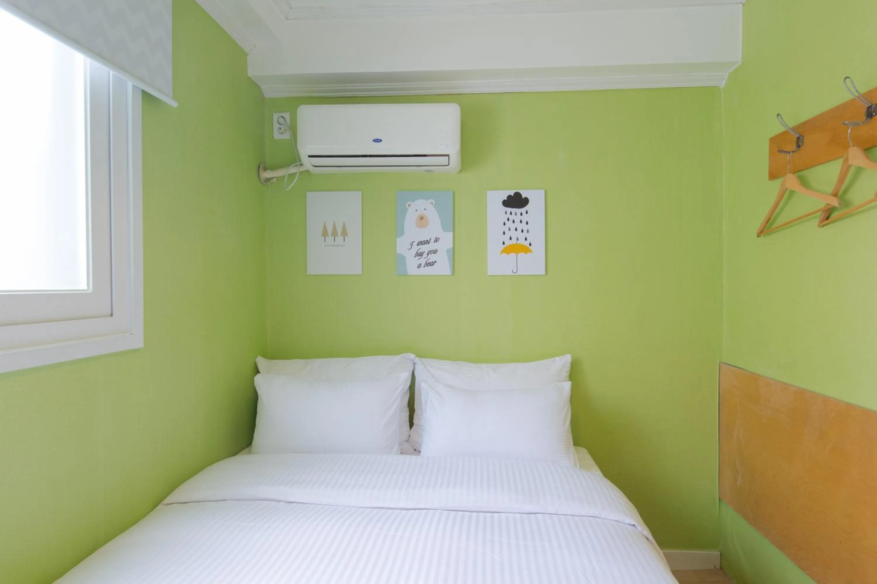 Bed in Travel Monster