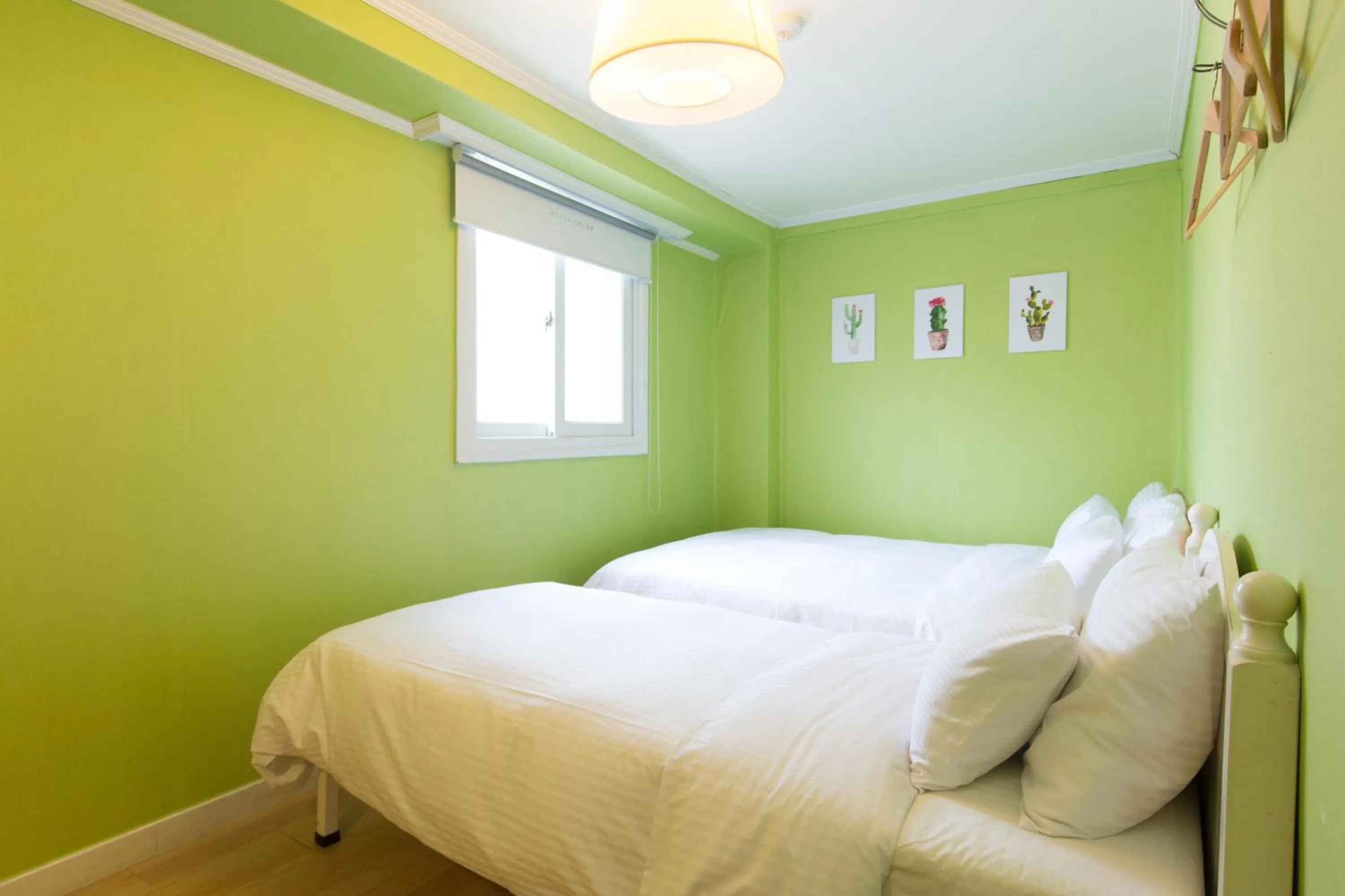 Bed in Travel Monster