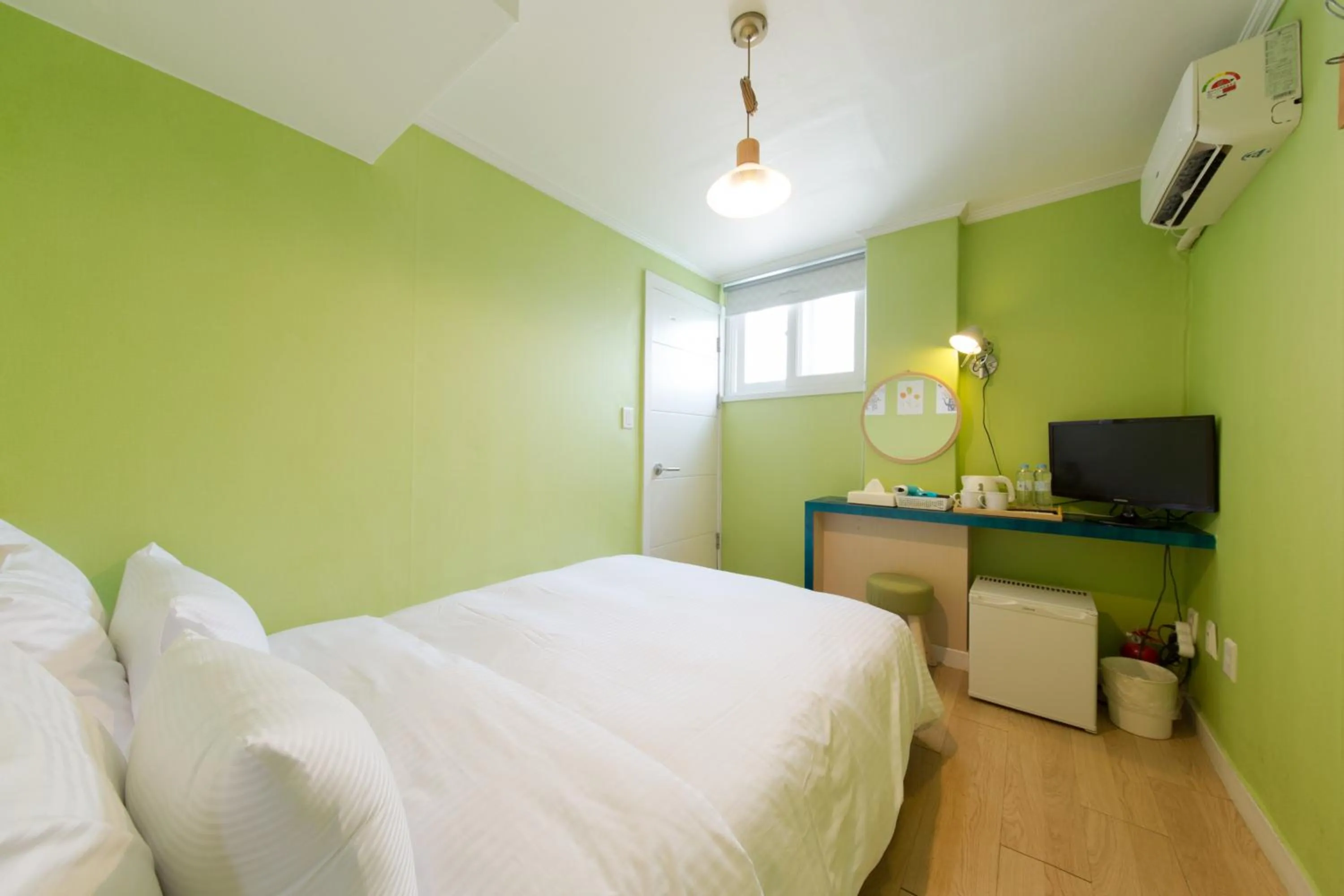 Bed in Travel Monster