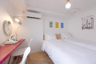 Bed in Travel Monster