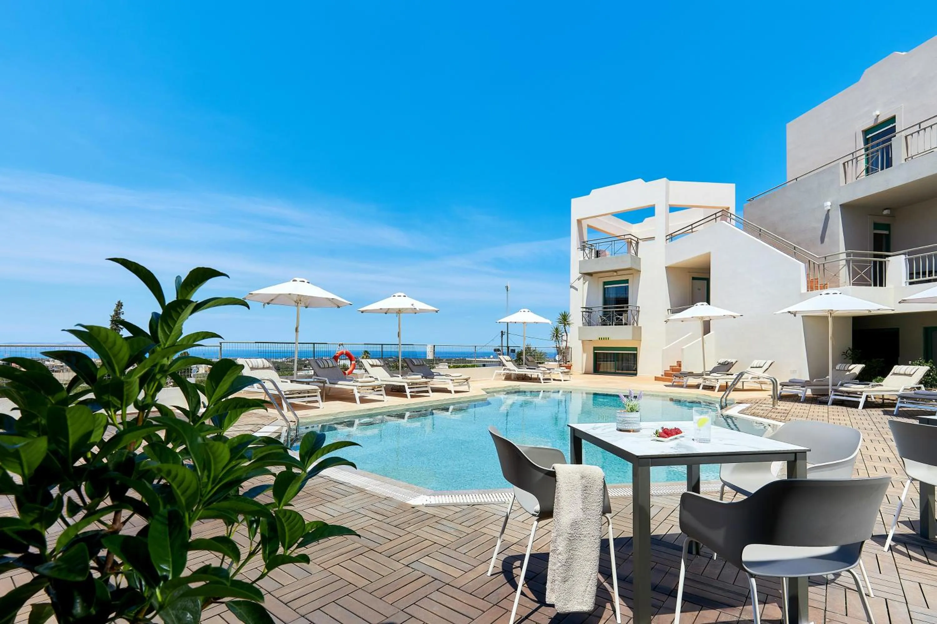 Pool view in Bella Vista Hotel "by Checkin"