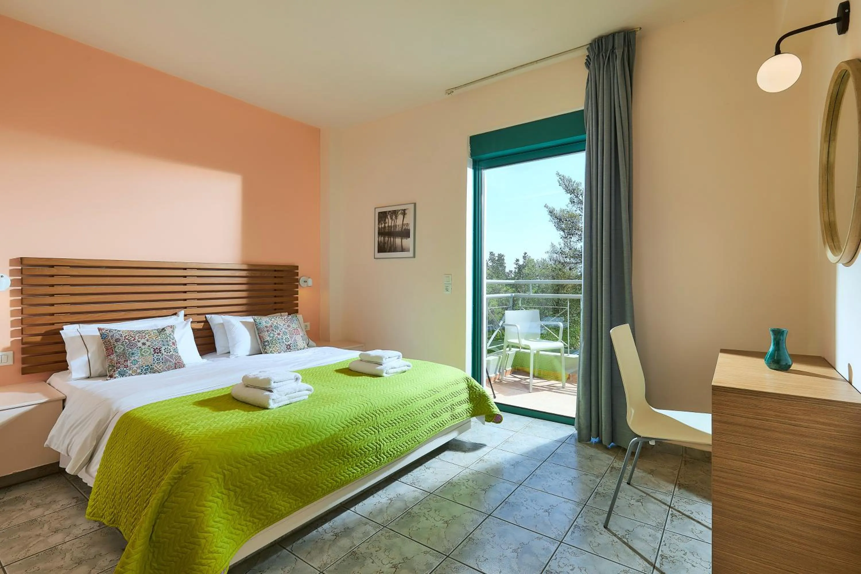 Balcony/Terrace, Bed in Bella Vista Hotel "by Checkin"