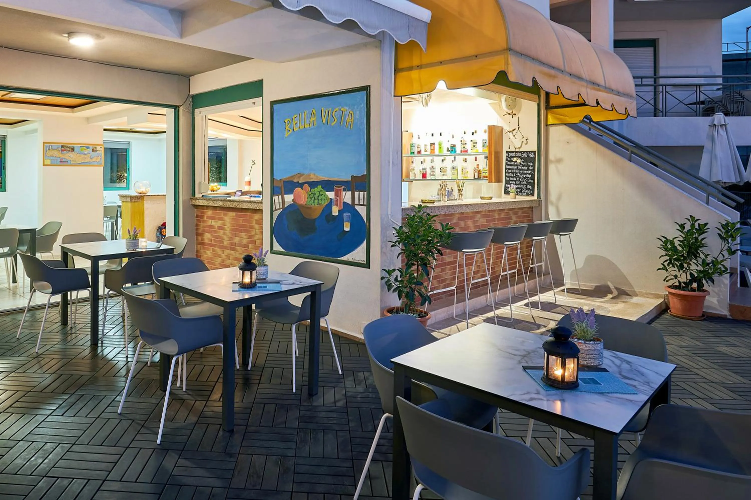 Restaurant/places to eat in Bella Vista Hotel "by Checkin"