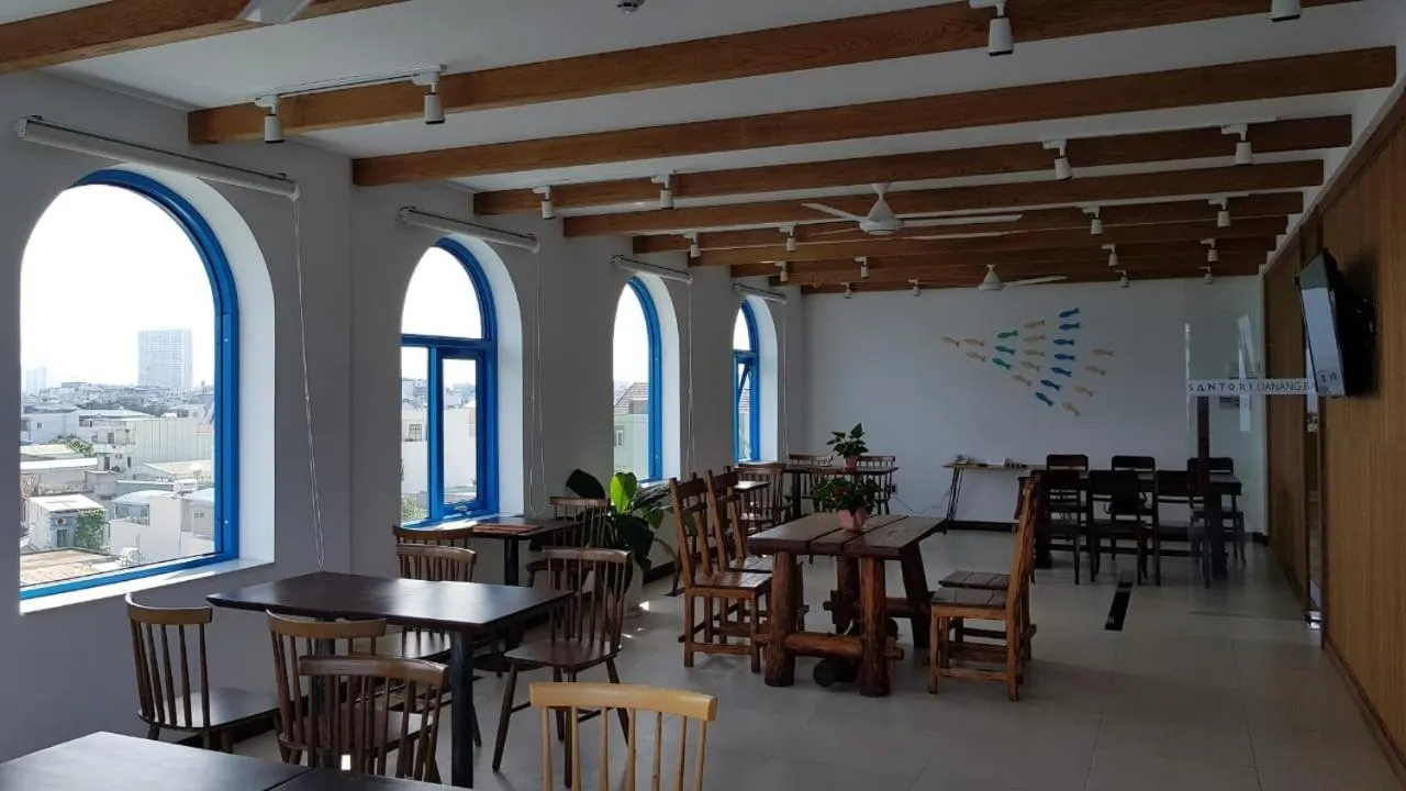 Restaurant/places to eat in Santori Hotel Da Nang Bay