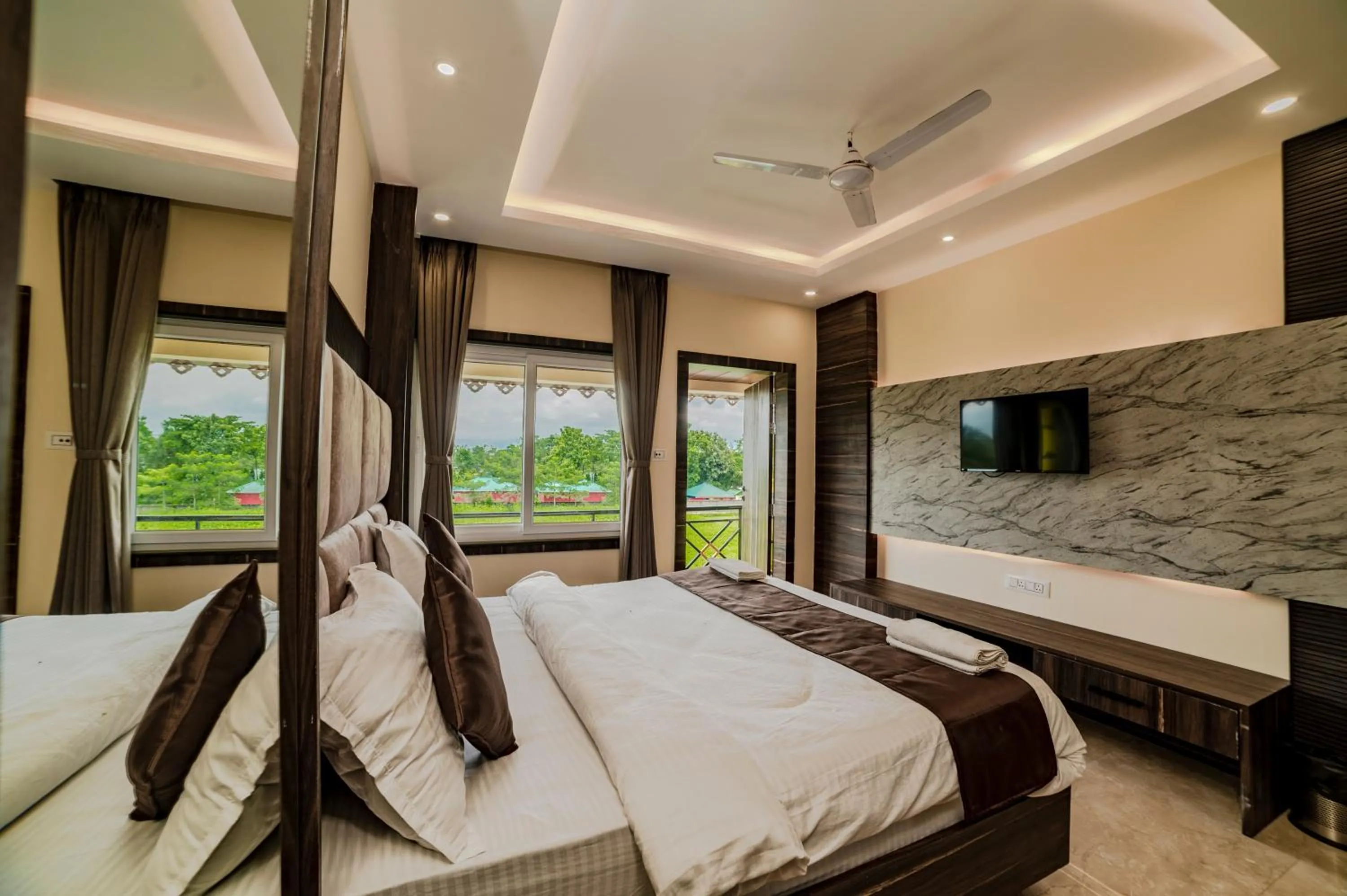 Bedroom, Bed in Resort Trimurti