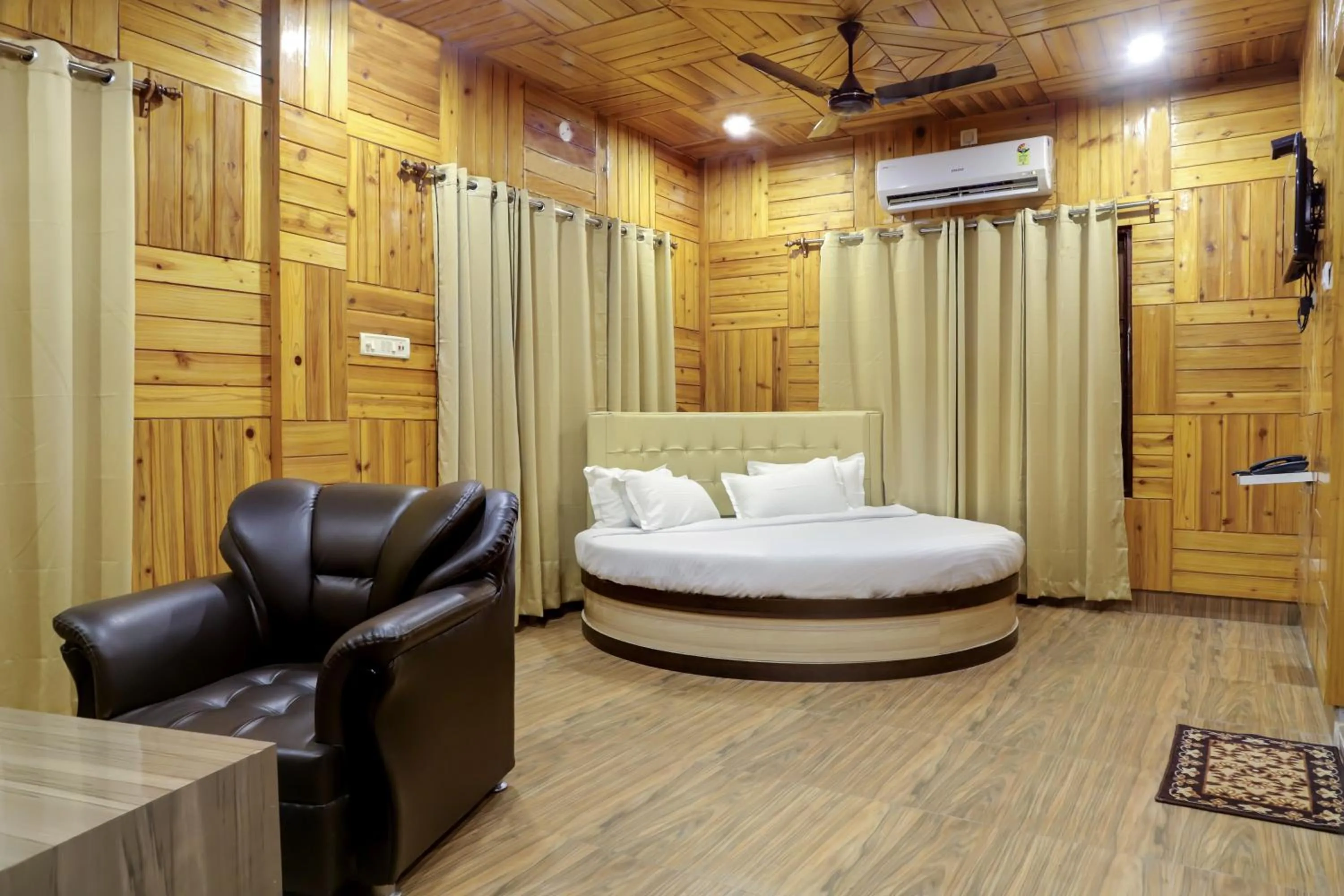 Bed in Resort Trimurti