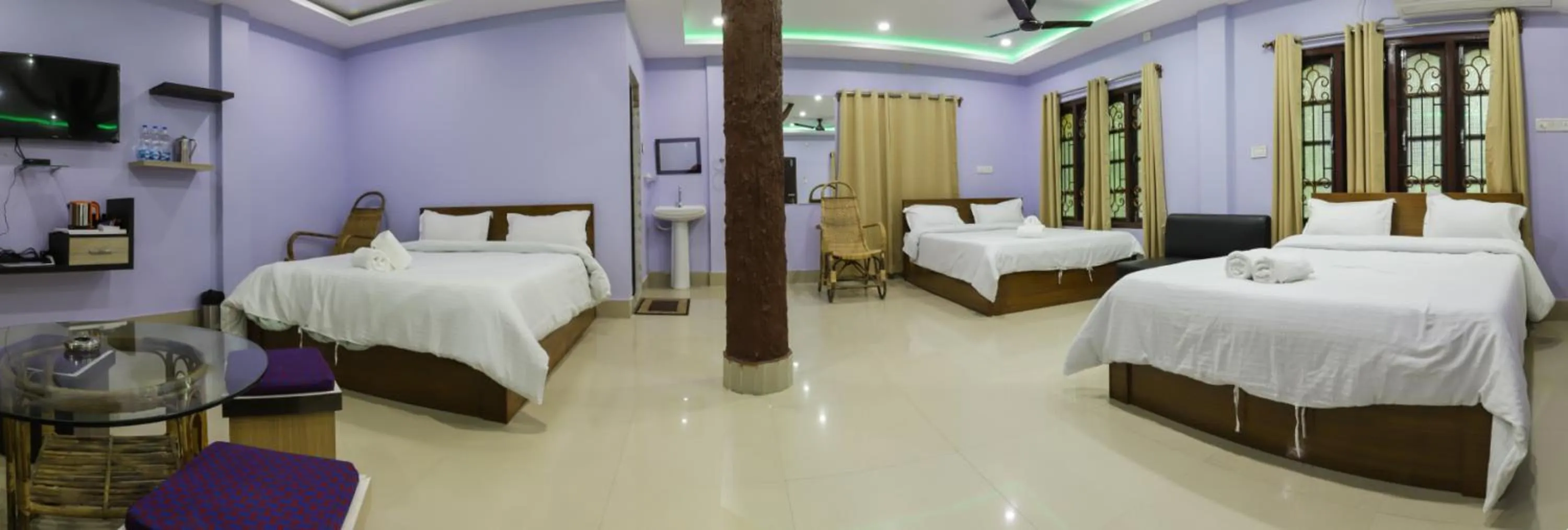 Photo of the whole room, Bed in Resort Trimurti