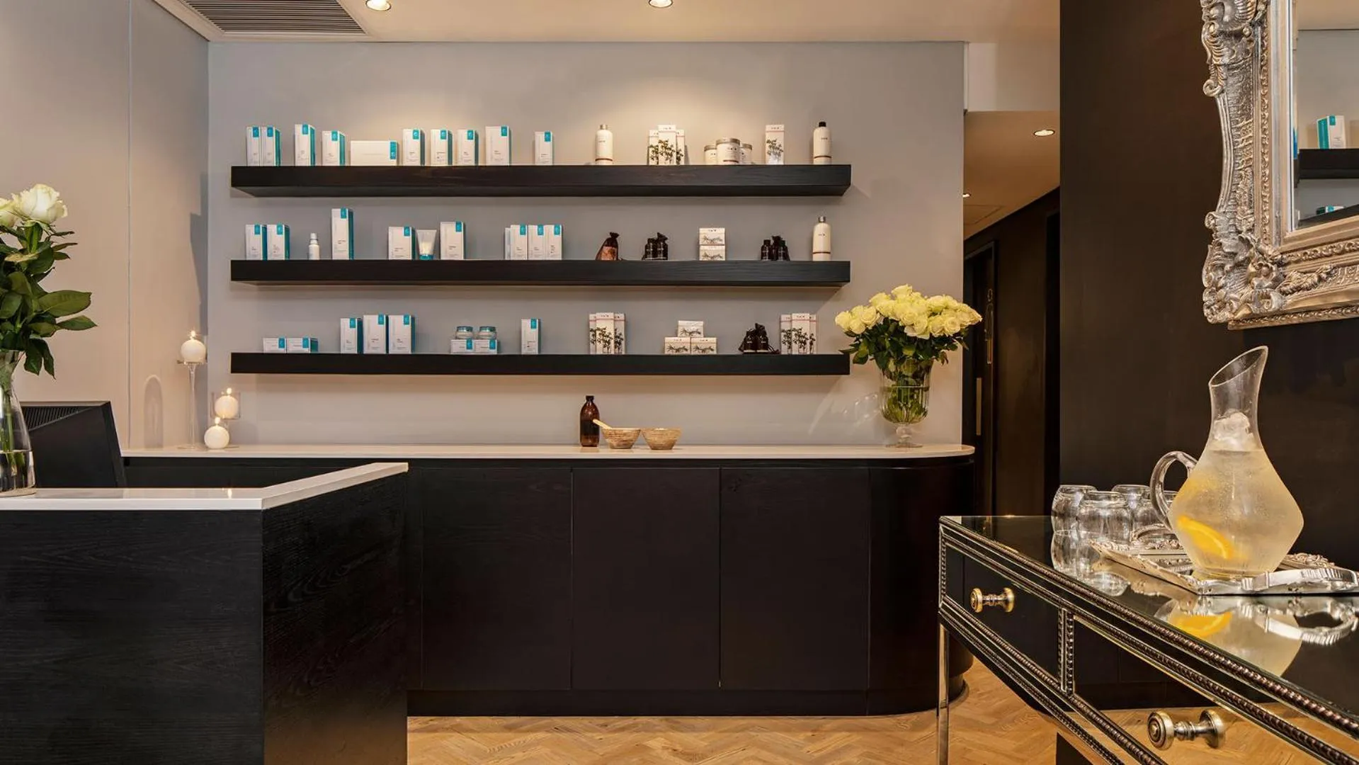 The Onyx Apartment Hotel by NEWMARK