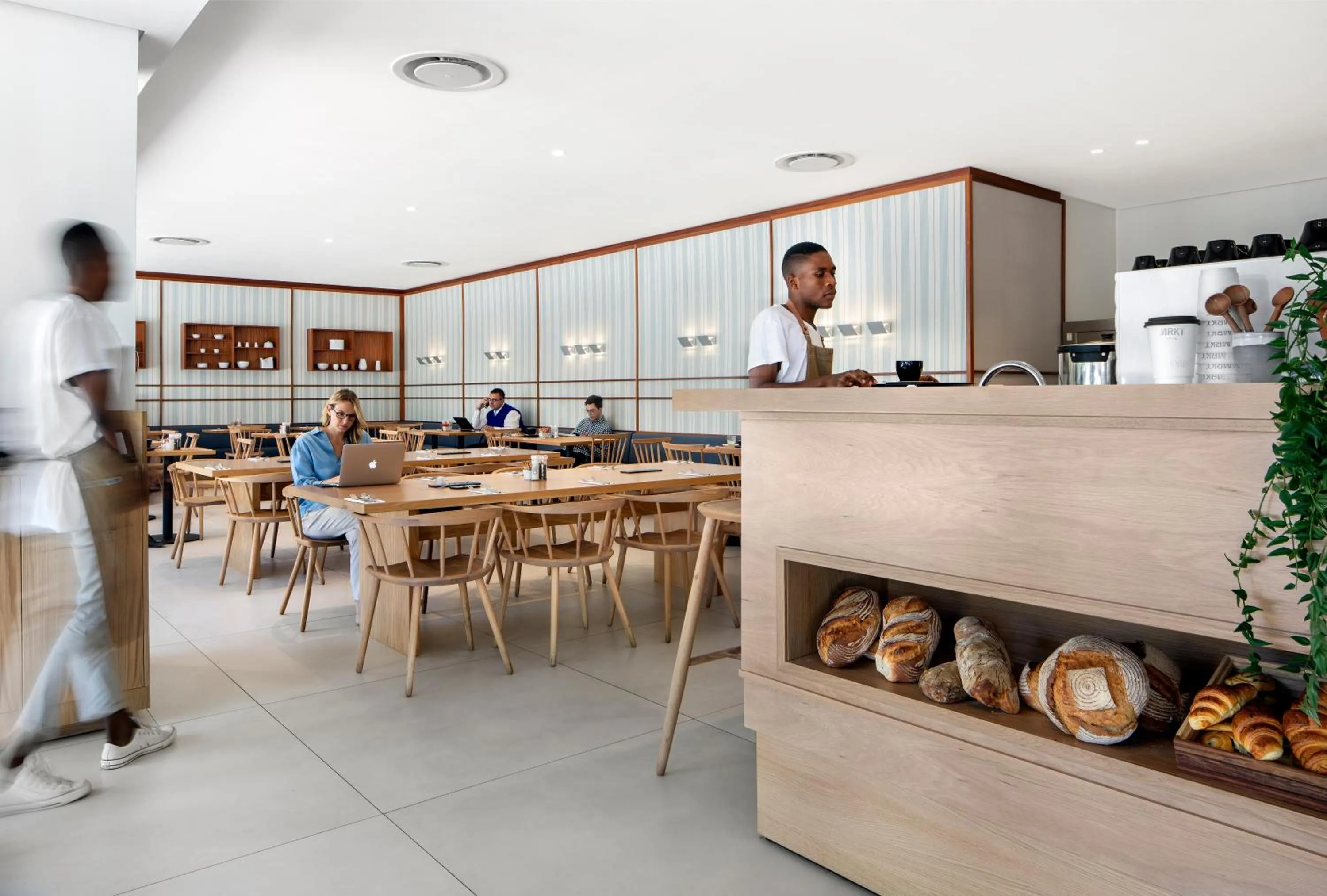 Restaurant/places to eat in The Onyx Apartment Hotel by NEWMARK