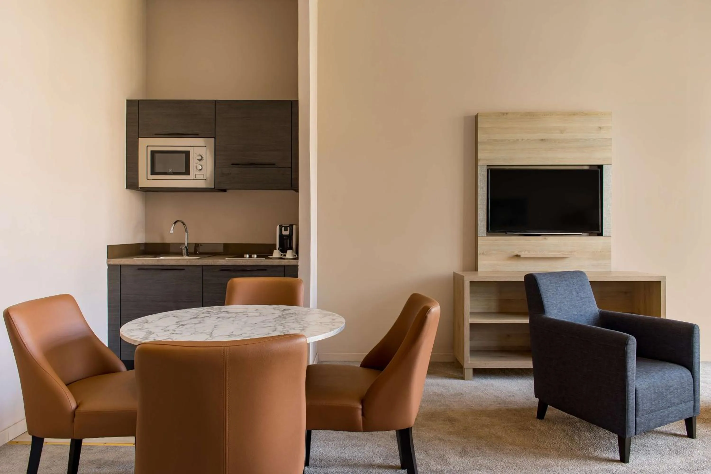 Photo of the whole room in Radisson Serviced Apartments Antananarivo City Centre