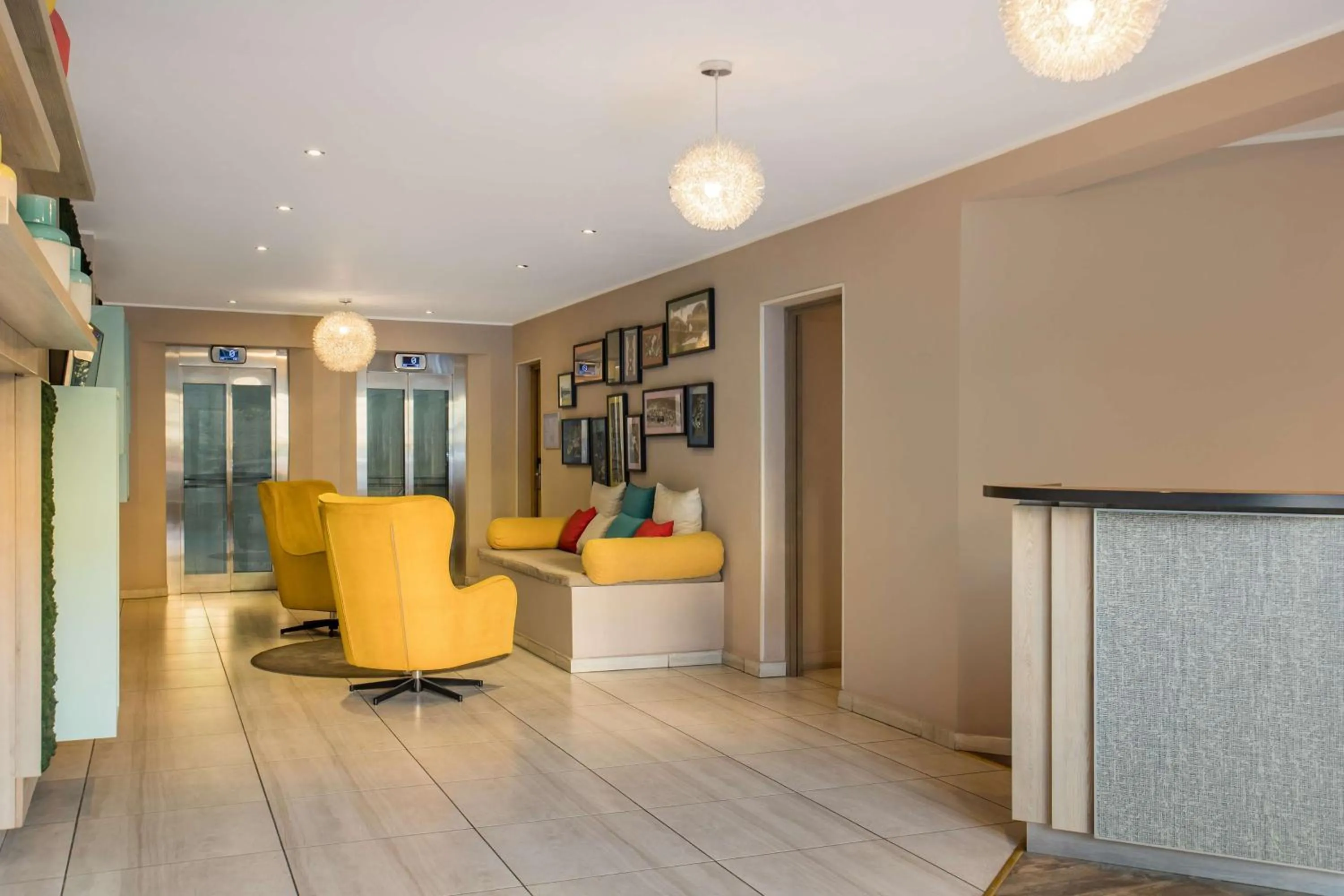 Lobby or reception in Radisson Serviced Apartments Antananarivo City Centre