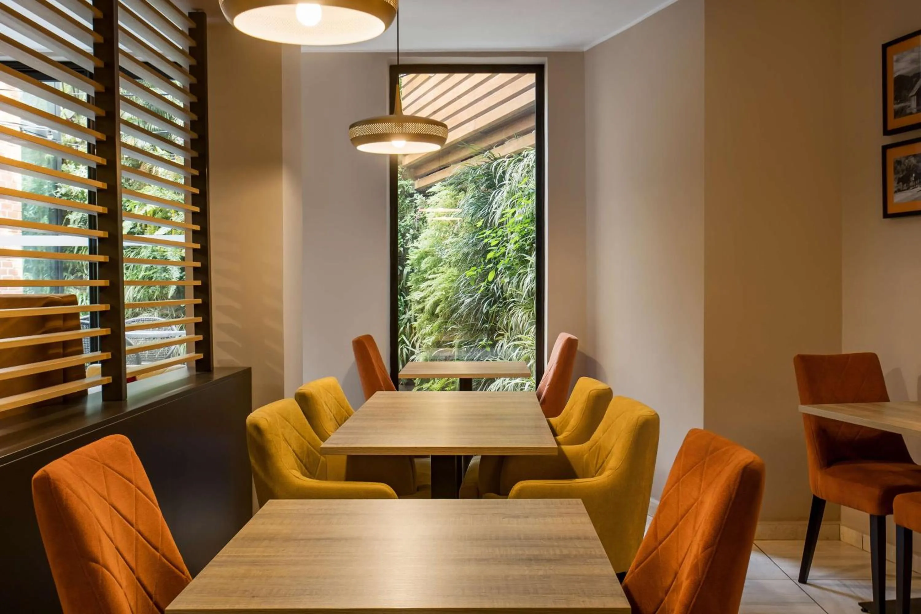 Restaurant/places to eat in Radisson Serviced Apartments Antananarivo City Centre