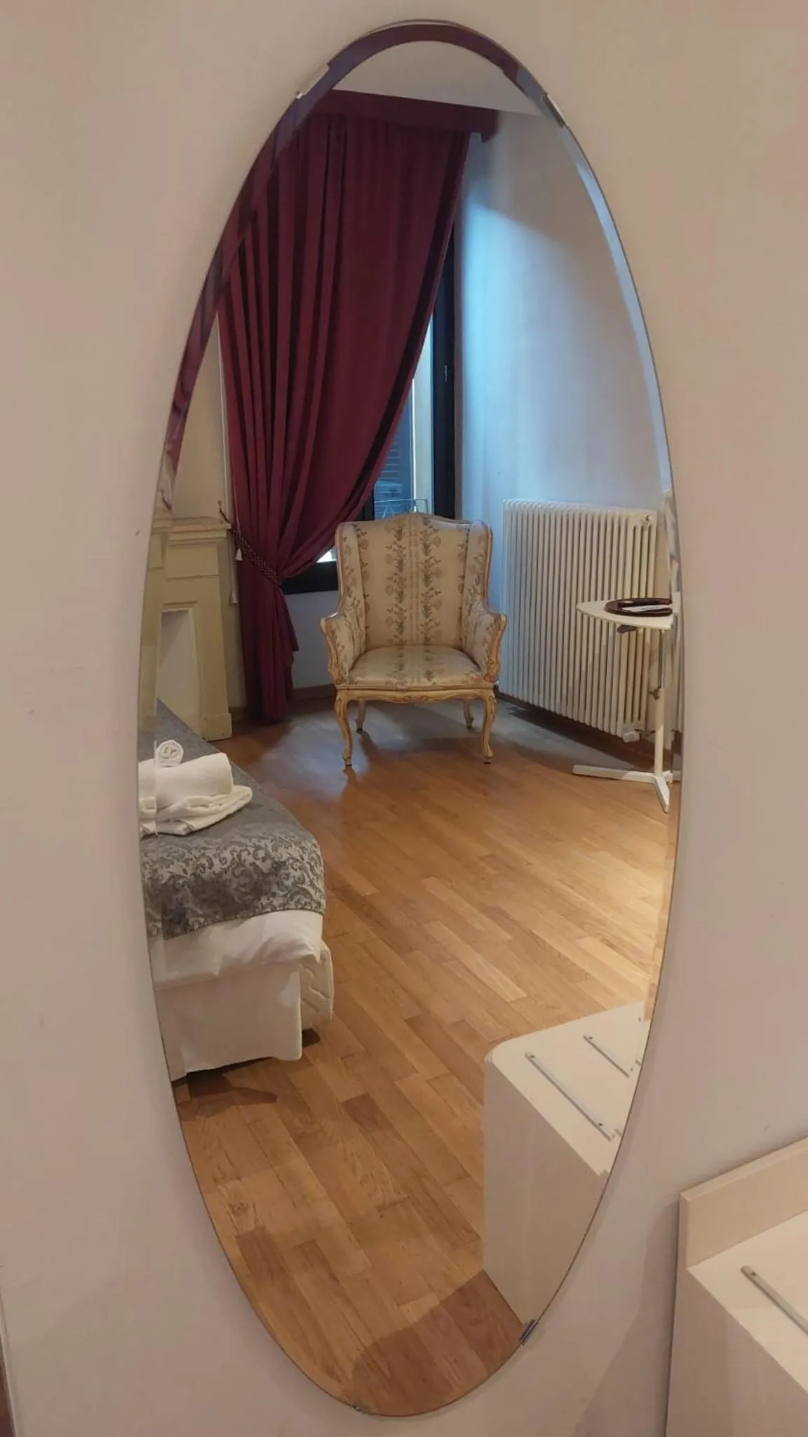 Bedroom, Bed in Honey Rooms Ferrara